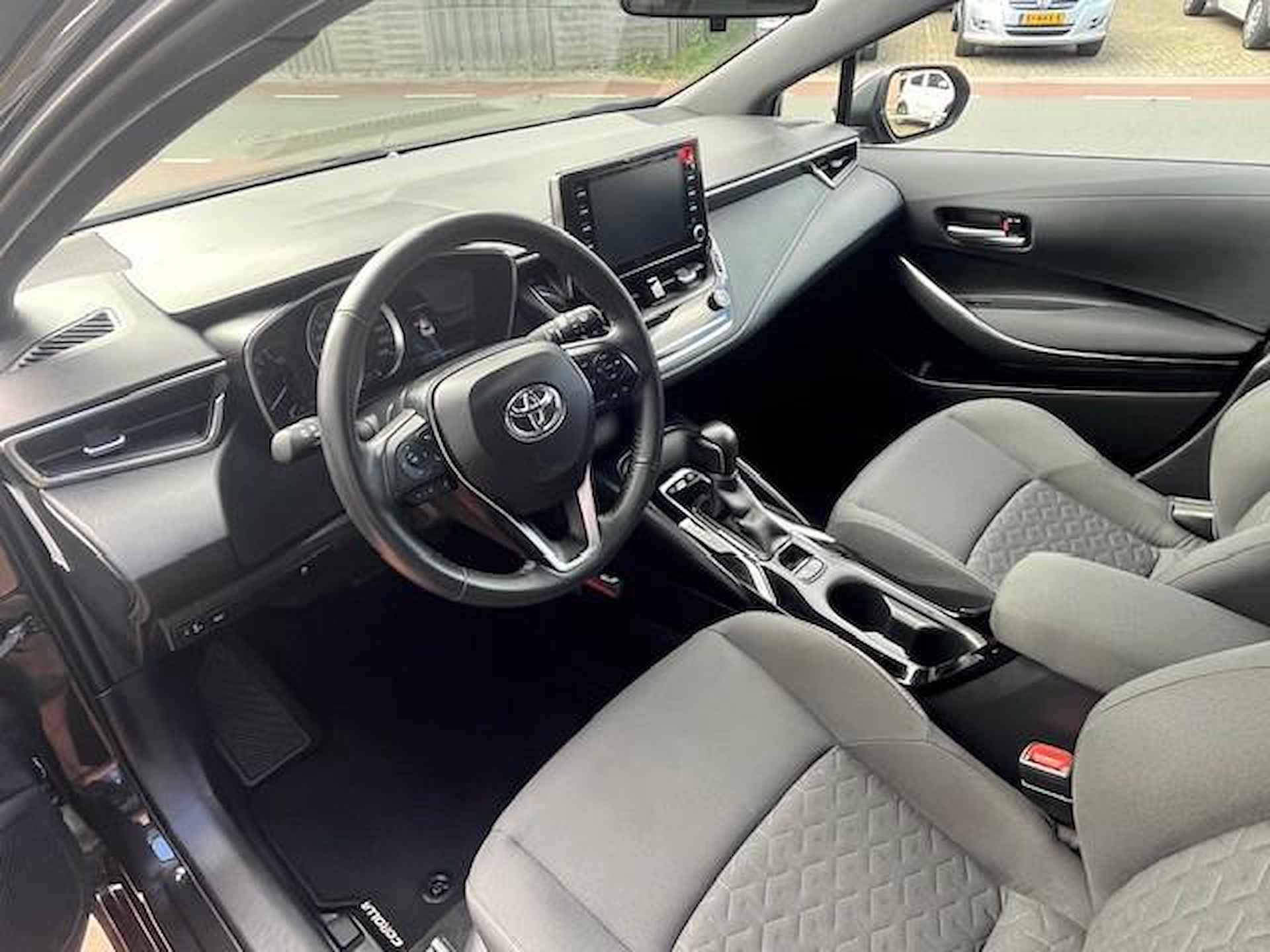 Toyota Corolla 1.8 Hybrid Active Automaat! Navigatie! - 10/21