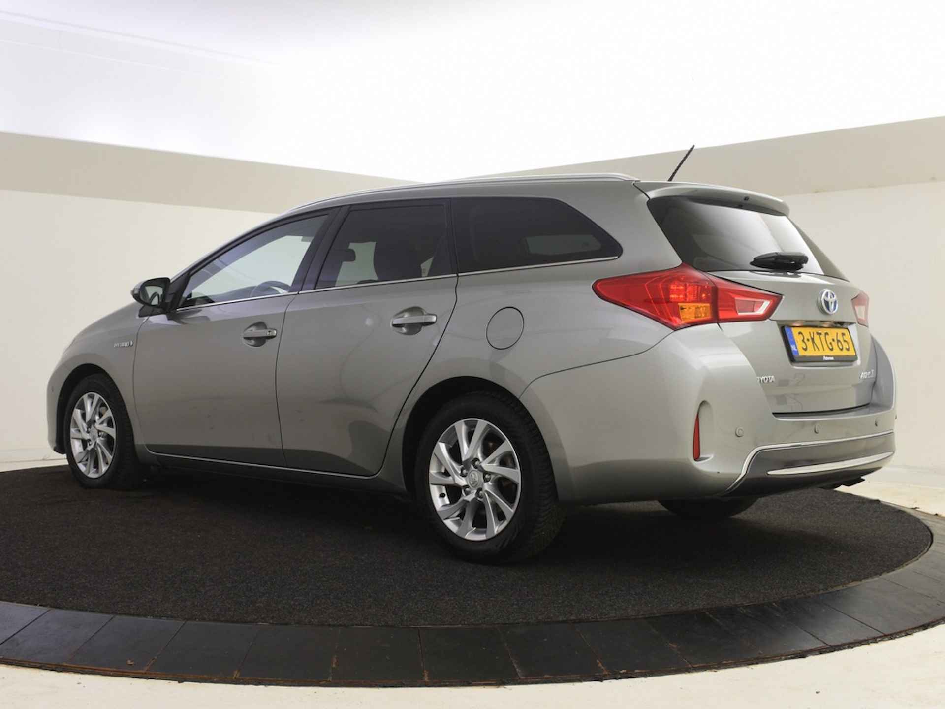 Toyota Auris Touring Sports 1.8 Hybrid Lease Pro | Panoramadak | JBl | PDC V+A - 3/30