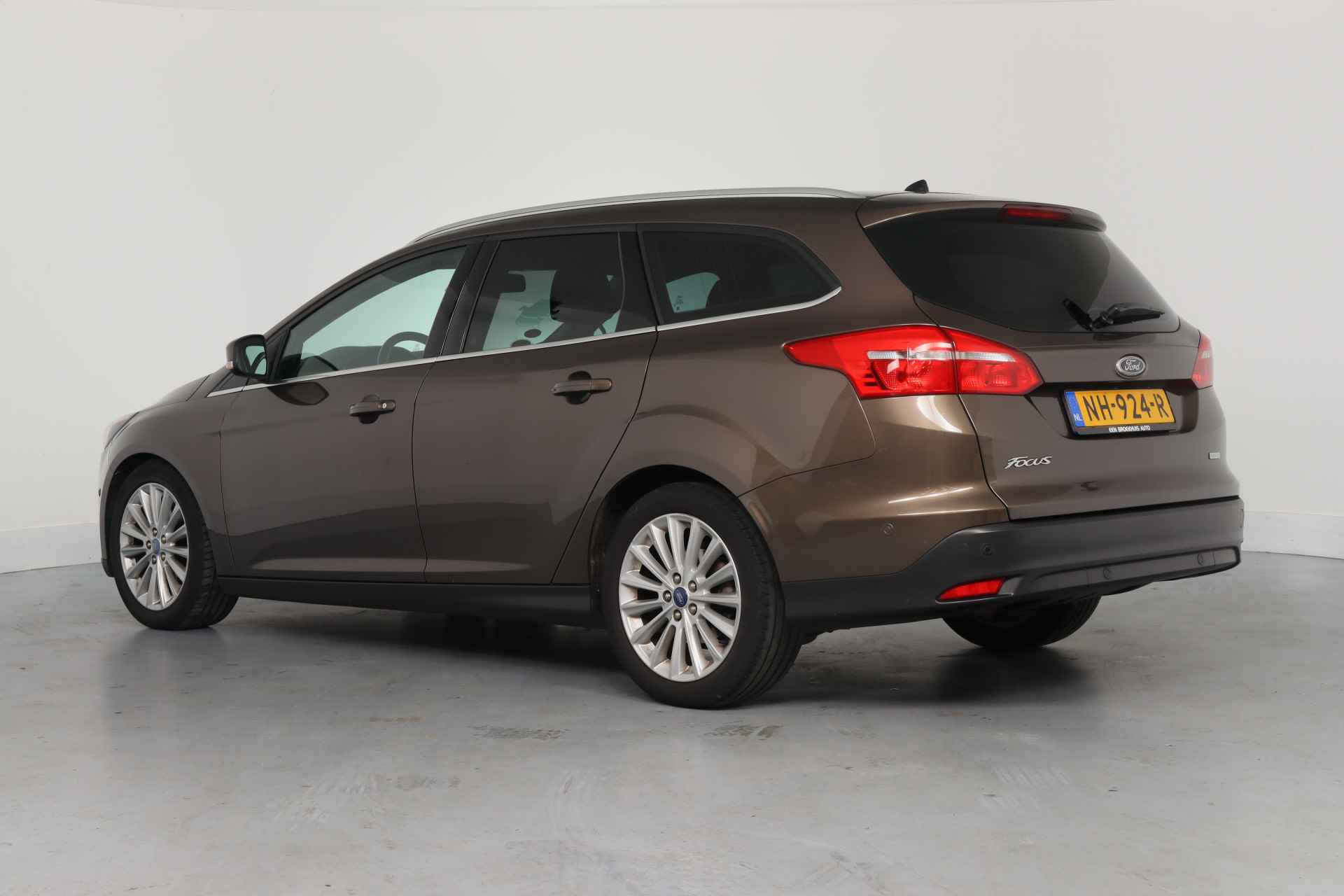 Ford Focus Wagon 1.0 Titanium | Navigatie | Climate Control | Cruise Control | Keyless | Parkeersensoren V+A | Lichtmetalen Velgen | Apple - 5/36