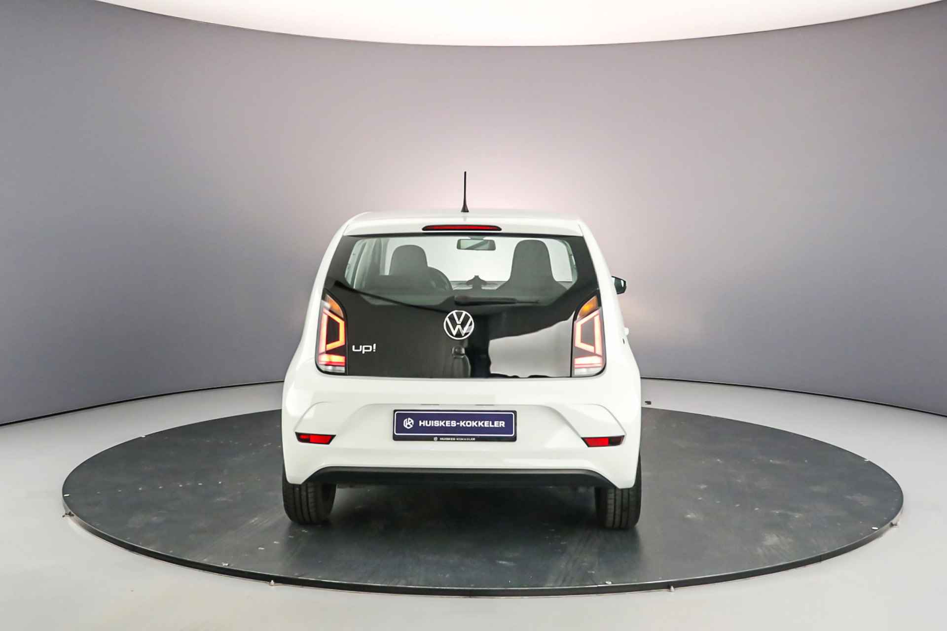 Volkswagen up! Move up 1.0 MPI 65pk Radio, Airco, DAB, Bluetooth, Elektrische ramen voor, LED dagrijverlichting - 10/30