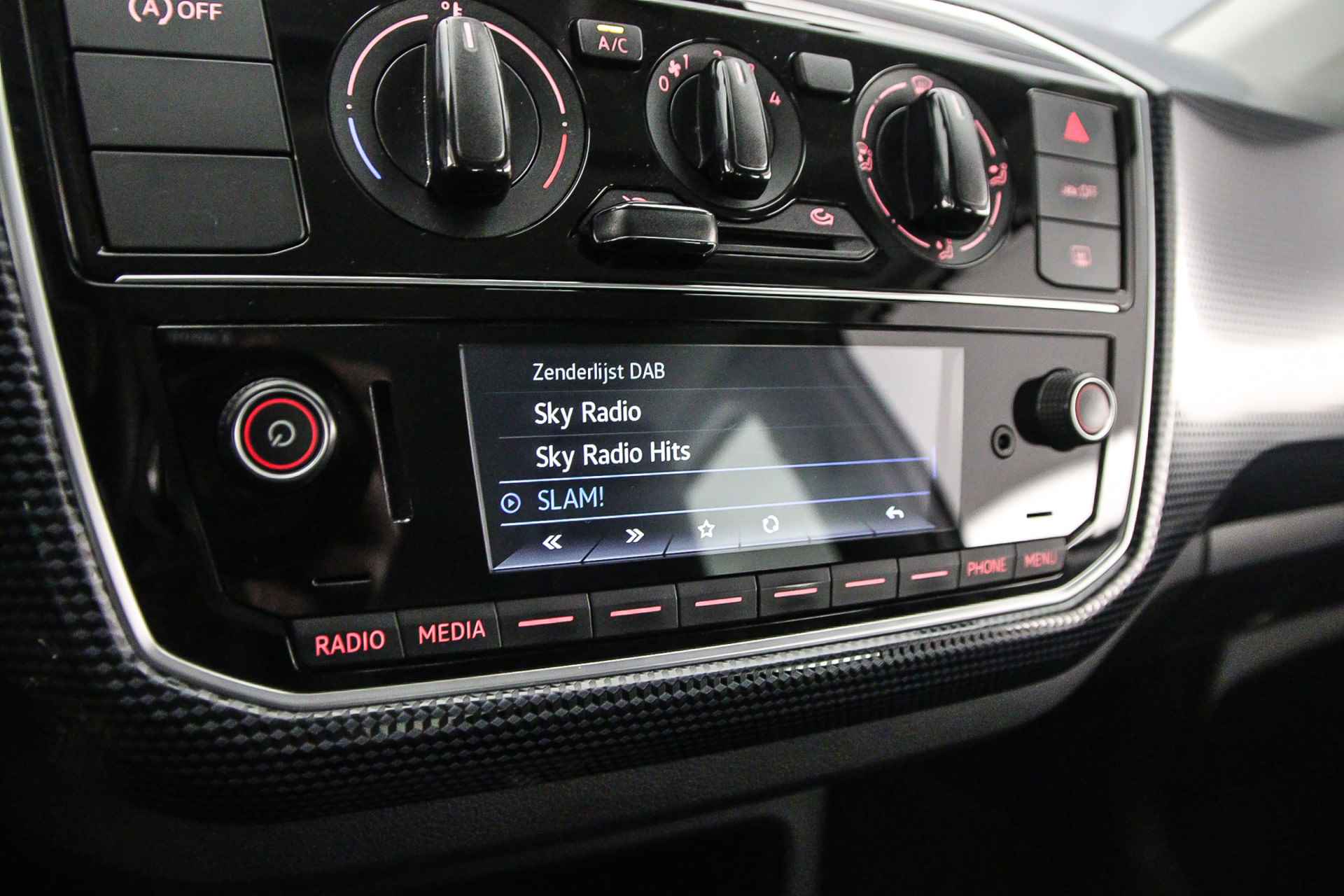 Volkswagen up! Move up 1.0 MPI 65pk Radio, Airco, DAB, Bluetooth, Elektrische ramen voor, LED dagrijverlichting - 15/30
