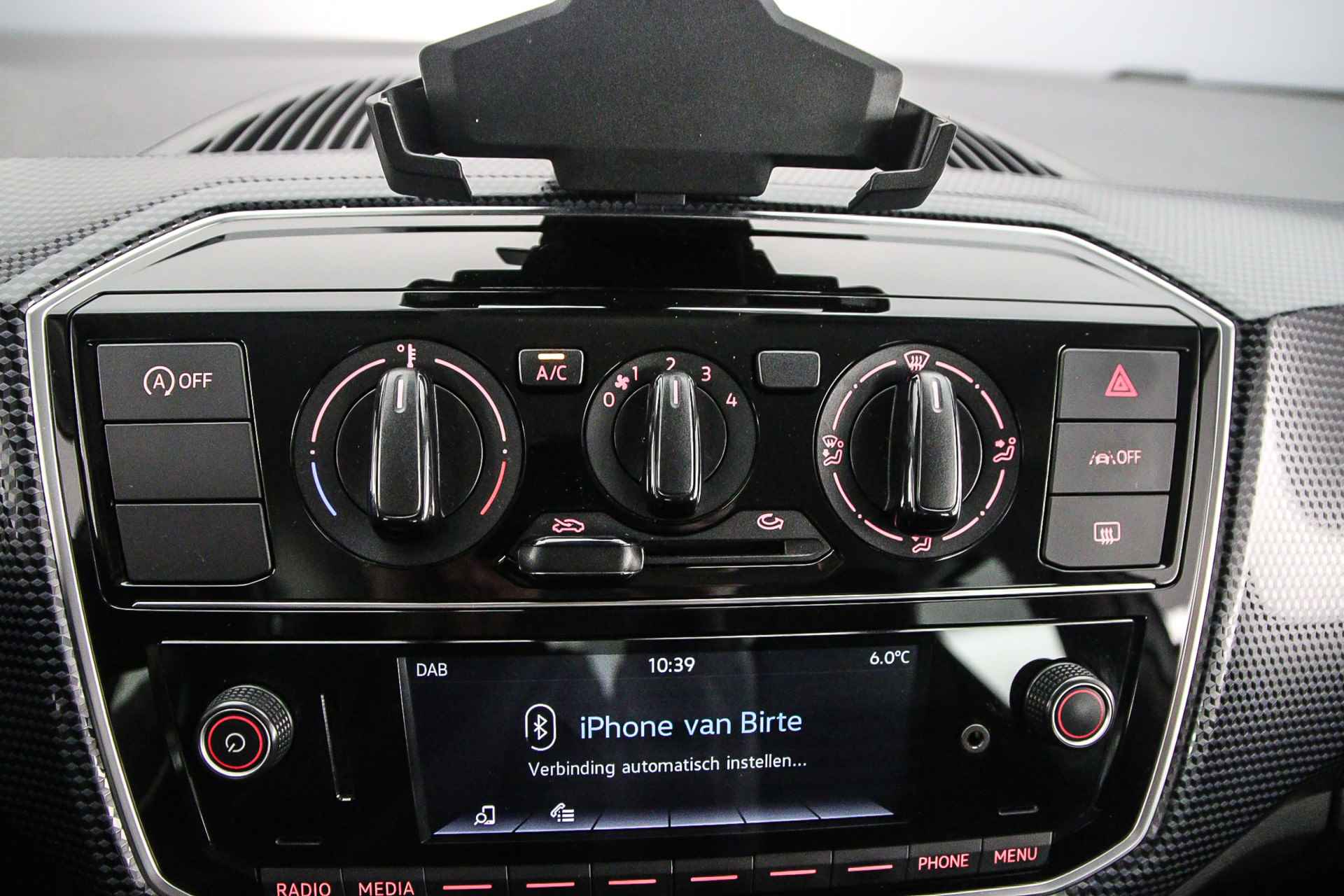 Volkswagen up! Move up 1.0 MPI 65pk Radio, Airco, DAB, Bluetooth, Elektrische ramen voor, LED dagrijverlichting - 18/30