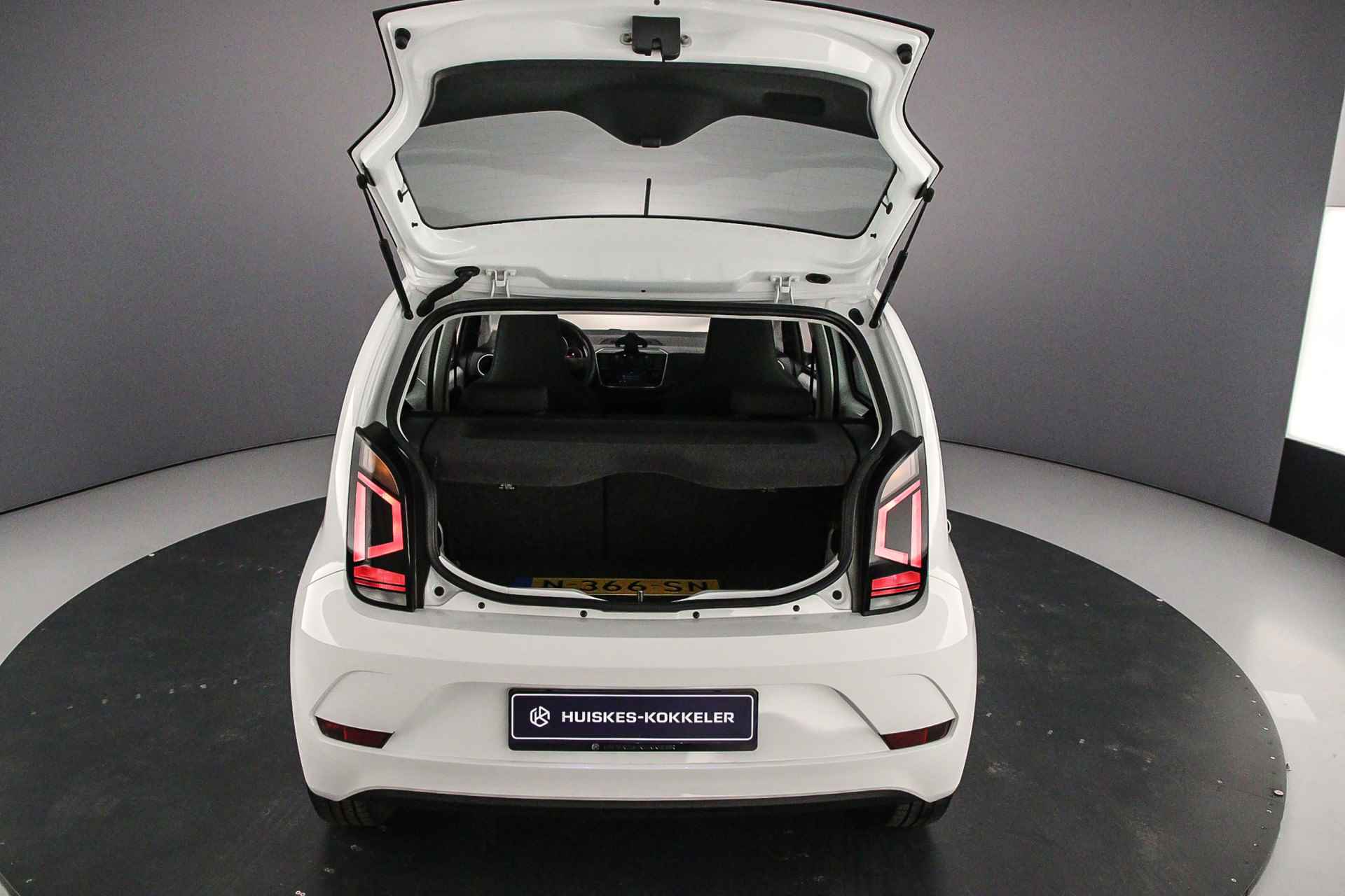 Volkswagen up! Move up 1.0 MPI 65pk Radio, Airco, DAB, Bluetooth, Elektrische ramen voor, LED dagrijverlichting - 25/30