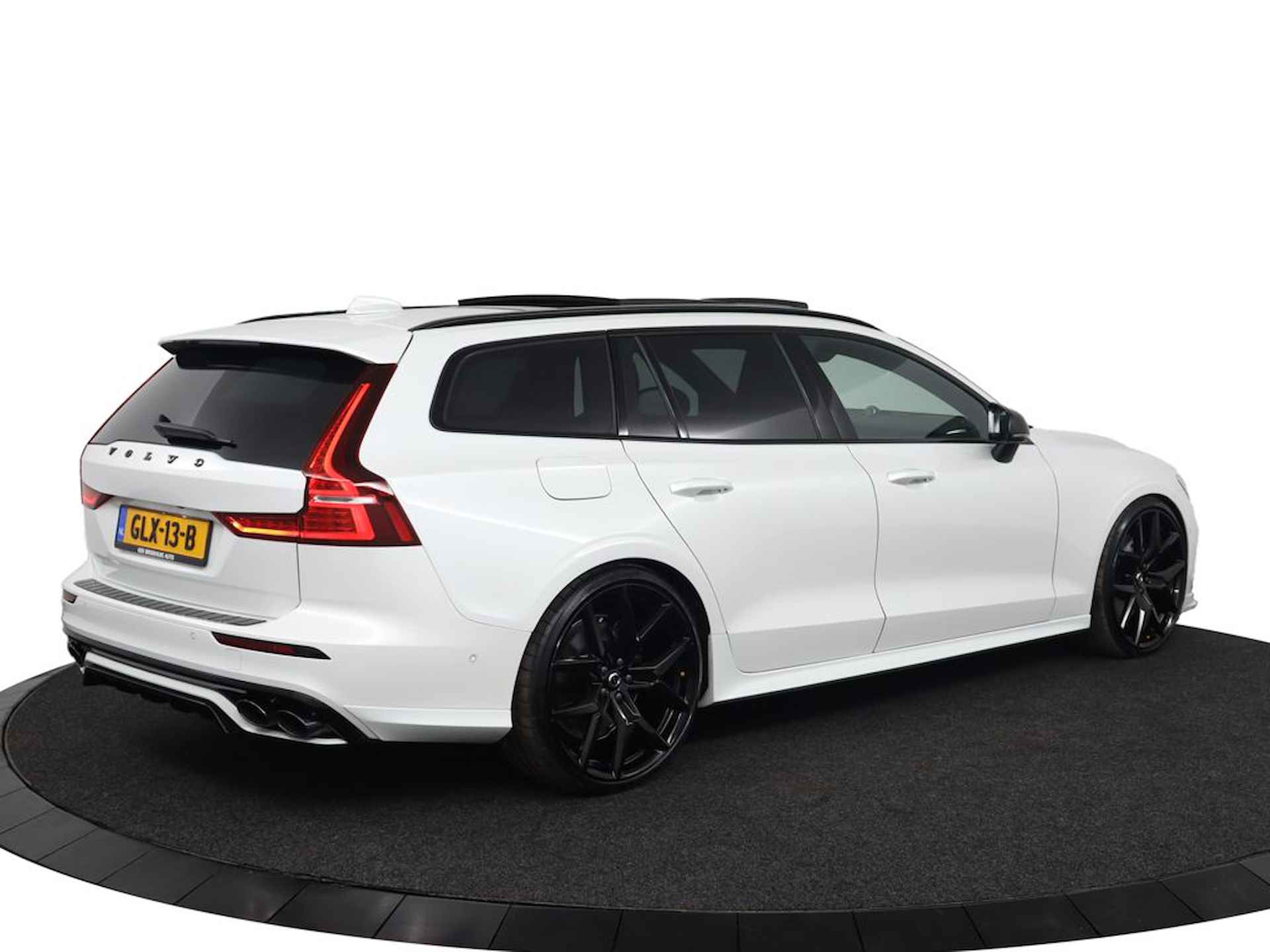 Volvo V60 T8 AWD Ultra Dark | Demo Deal | Full Option | Heico bodykit Inclusief Actief Vierpijps Sportuitlaatsysteem Met Klepbediening | Spoorverbreders | Heico verlagingsset | 21'' Polestar velgen | Bowers & Wilkins | Polestar Engineered Software | Gelamineerd glas | Stoelverwarming voor & achter | Standverwarming met timer | - 5/67