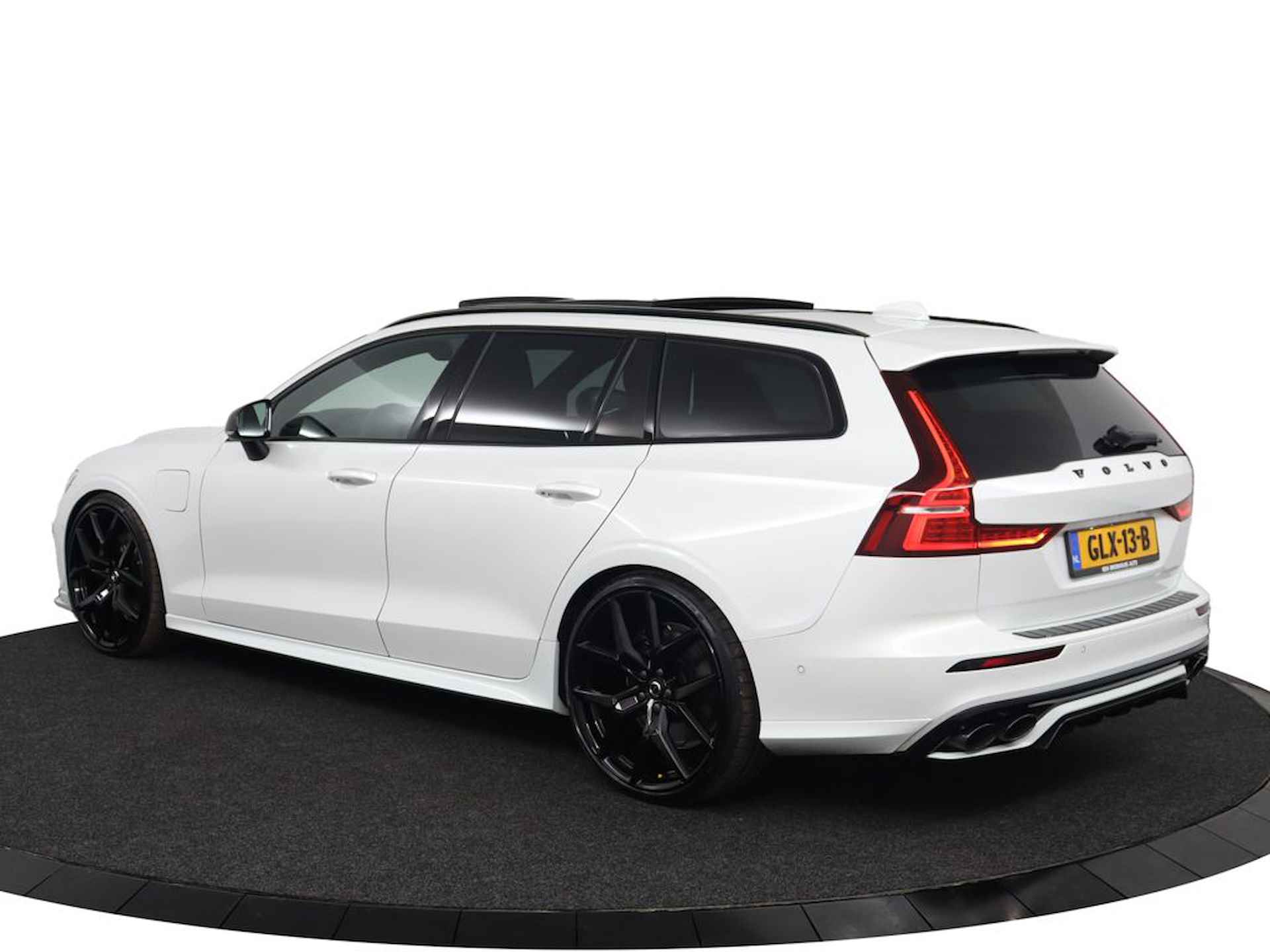 Volvo V60 T8 AWD Ultra Dark | Demo Deal | Full Option | Heico bodykit Inclusief Actief Vierpijps Sportuitlaatsysteem Met Klepbediening | Spoorverbreders | Heico verlagingsset | 21'' Polestar velgen | Bowers & Wilkins | Polestar Engineered Software | Gelamineerd glas | Stoelverwarming voor & achter | Standverwarming met timer | - 6/67