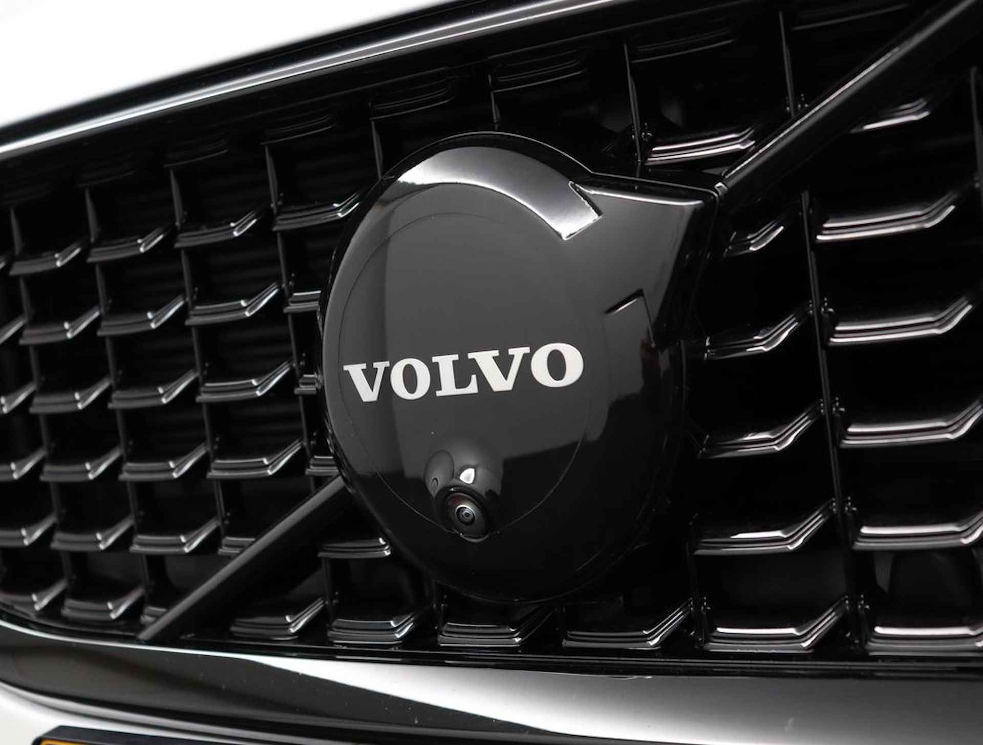 Volvo V60 T8 AWD Ultra Dark | Demo Deal | Full Option | Heico bodykit Inclusief Actief Vierpijps Sportuitlaatsysteem Met Klepbediening | Spoorverbreders | Heico verlagingsset | 21'' Polestar velgen | Bowers & Wilkins | Polestar Engineered Software | Gelamineerd glas | Stoelverwarming voor & achter | Standverwarming met timer | - 39/67