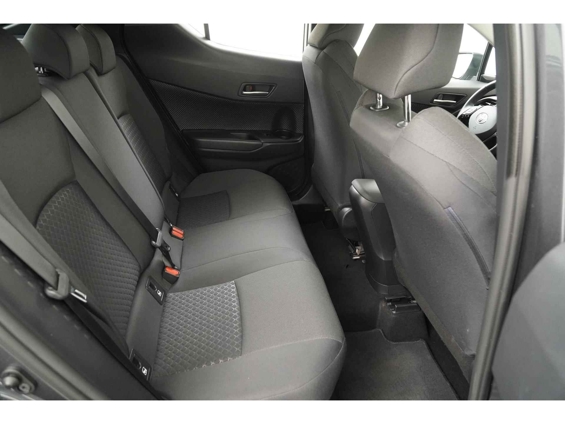 Toyota C-HR 1.8 Hybrid Active | Camera | Carplay | Adapt cruise | Lane assist |  Zondag Open! - 23/37