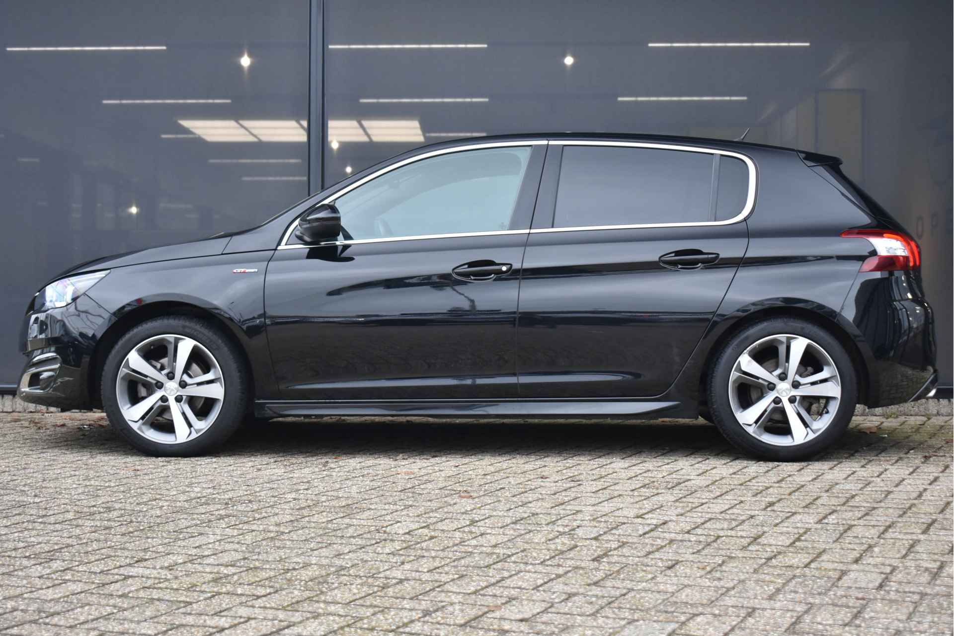 Peugeot 308 1.2 PureTech GT-line 130pk | Panoramadak | Achteruitrijcamera | Dealeronderhouden | Full-LED | Climate Control | Navigatie | Par - 4/52