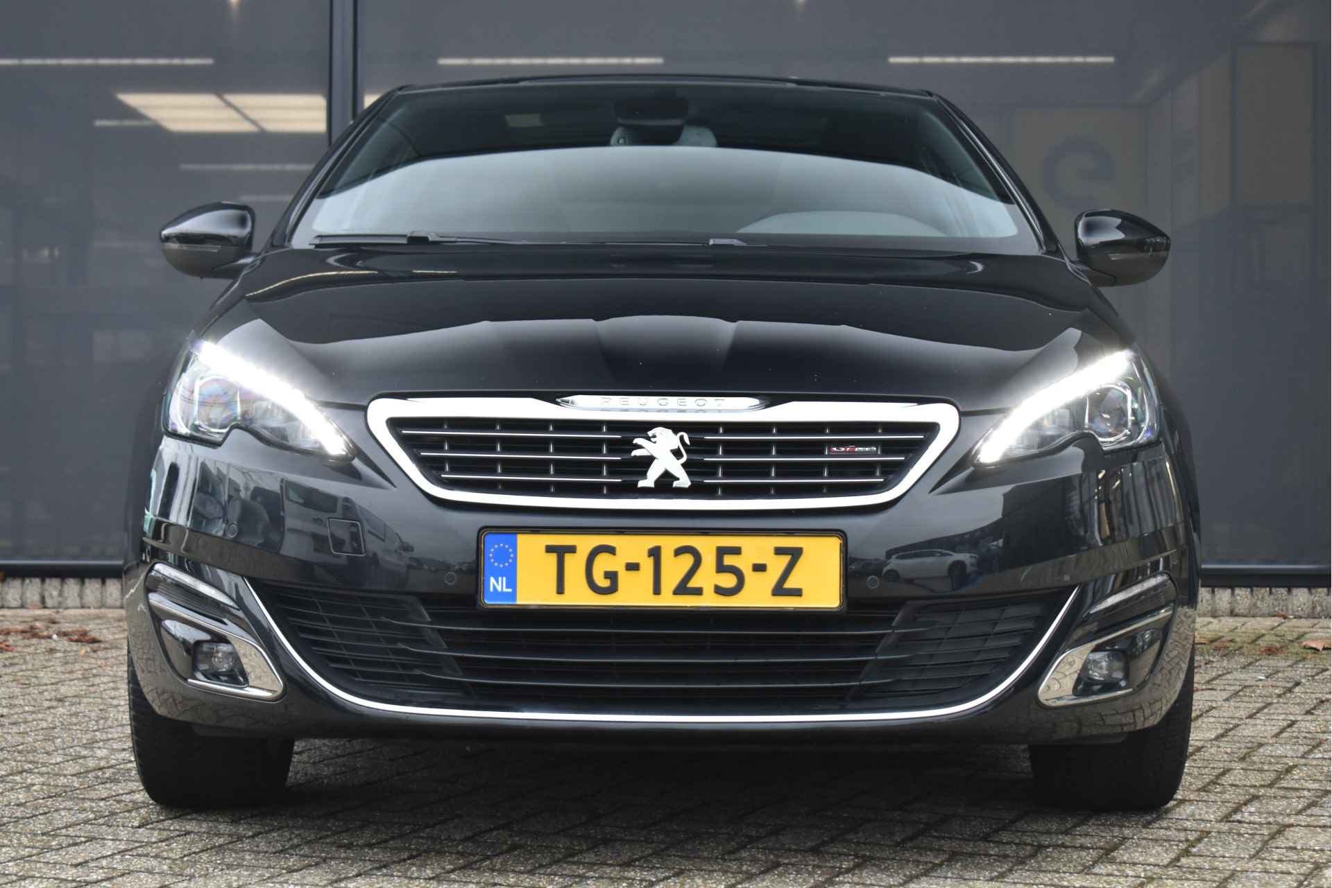 Peugeot 308 1.2 PureTech GT-line 130pk | Panoramadak | Achteruitrijcamera | Dealeronderhouden | Full-LED | Climate Control | Navigatie | Par - 5/52