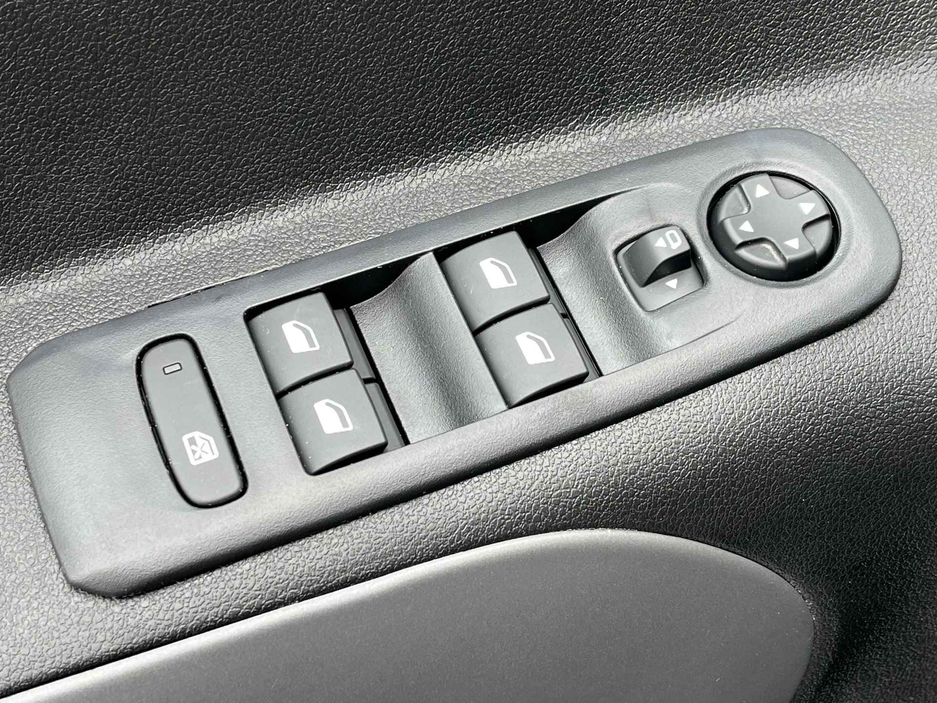 Toyota PROACE CITY Verso 1.2 Turbo Live | Carplay | Stoelverwarming | Parkeersensoren | Licht metalen velgen | Automatische airco | - 21/27