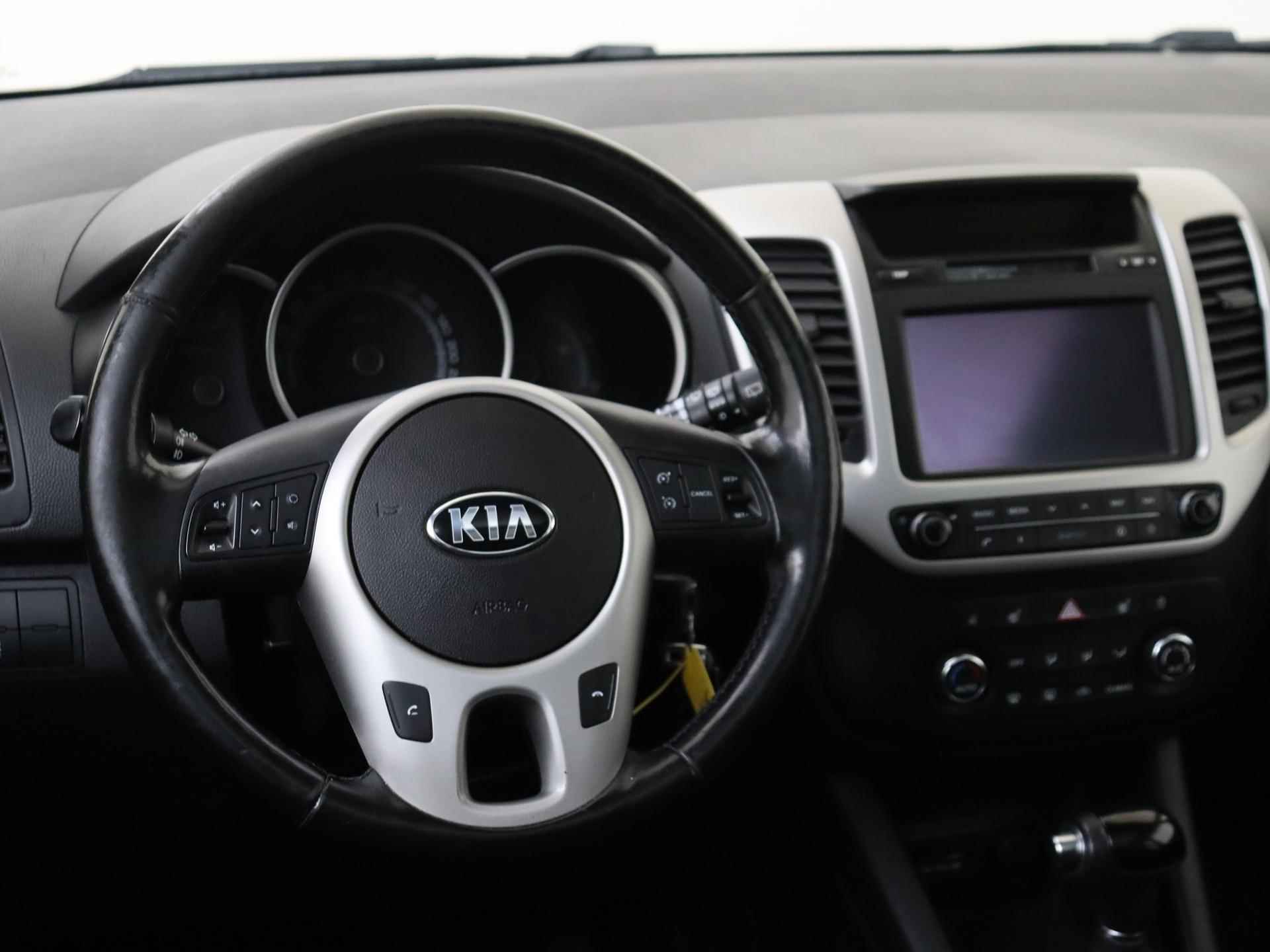 Kia Venga 1.6 CVVT 125 PK ExecutiveLine Navigatie / Climate Control / Cruise Control / Stoelverwarming / Camera Achter / PANAROMA DAK - 11/31