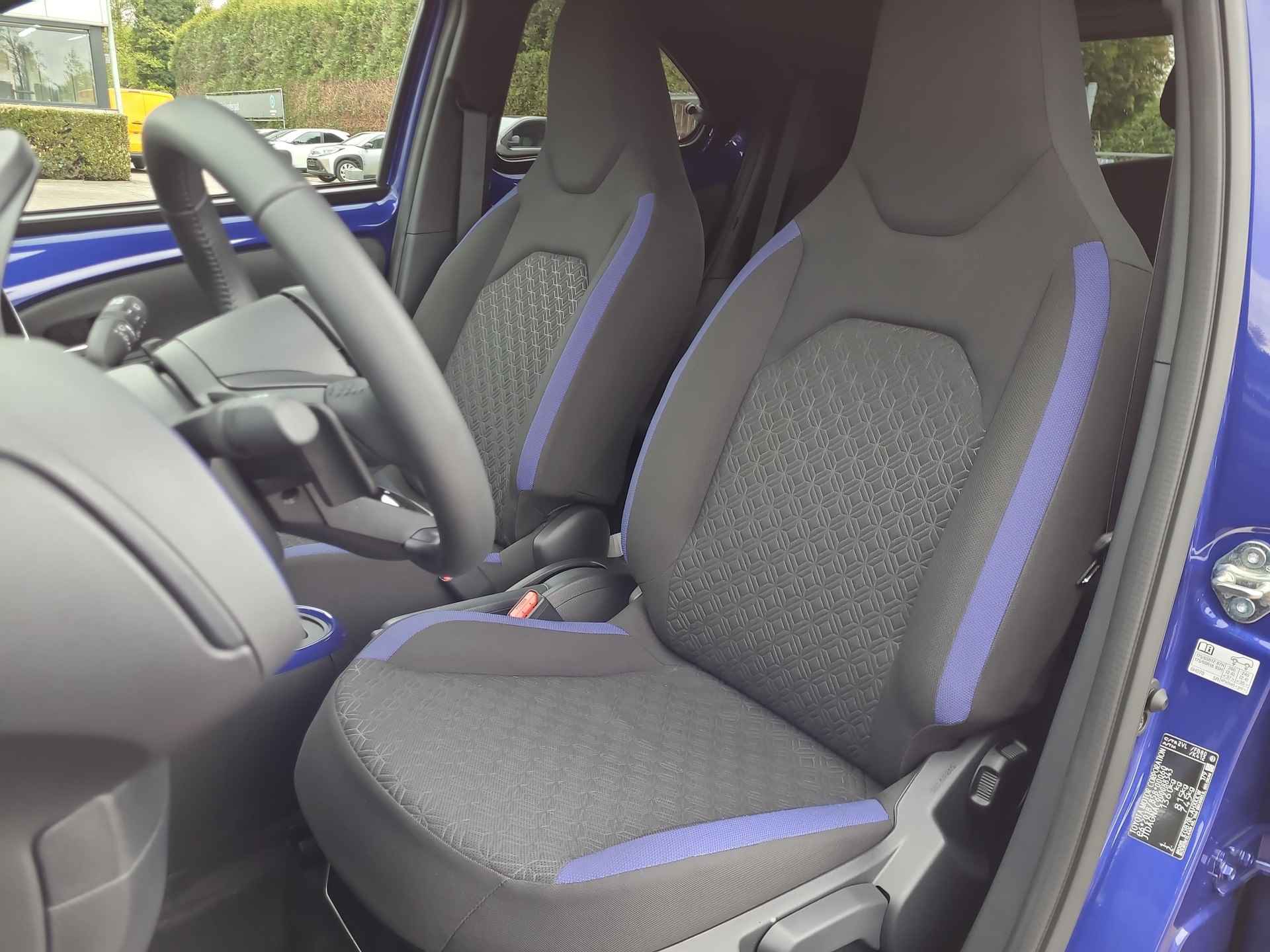 Toyota Aygo X 1.0 VVT-i S-CVT Pulse Automaat | Apple CarPlay / Android Auto | Rijklaarprijs incl. garantie | - 11/31