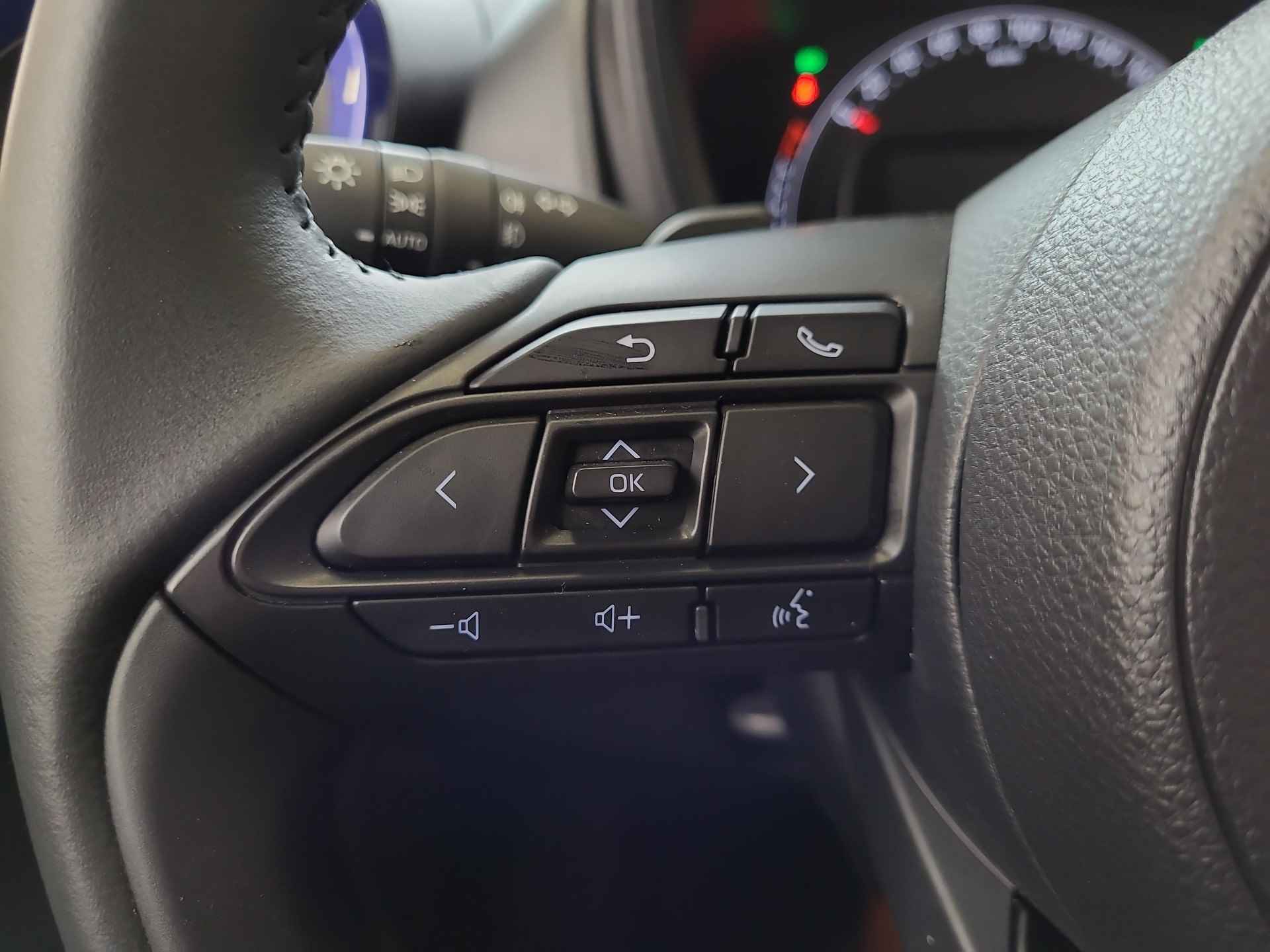Toyota Aygo X 1.0 VVT-i S-CVT Pulse Automaat | Apple CarPlay / Android Auto | Rijklaarprijs incl. garantie | - 17/31