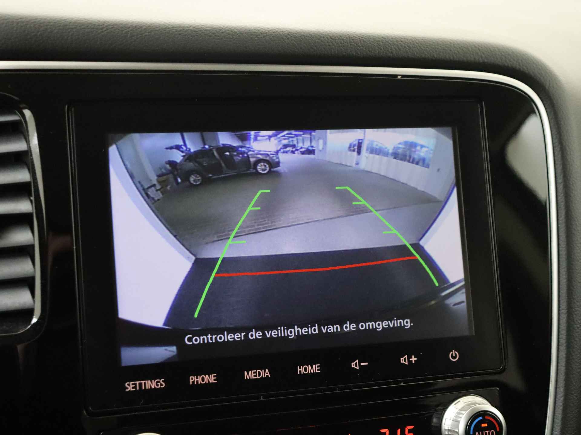 Mitsubishi Outlander 2.4 PHEV Pure Automaat | Climate Control | Navigatie by App | Stoelverwarming - 14/38