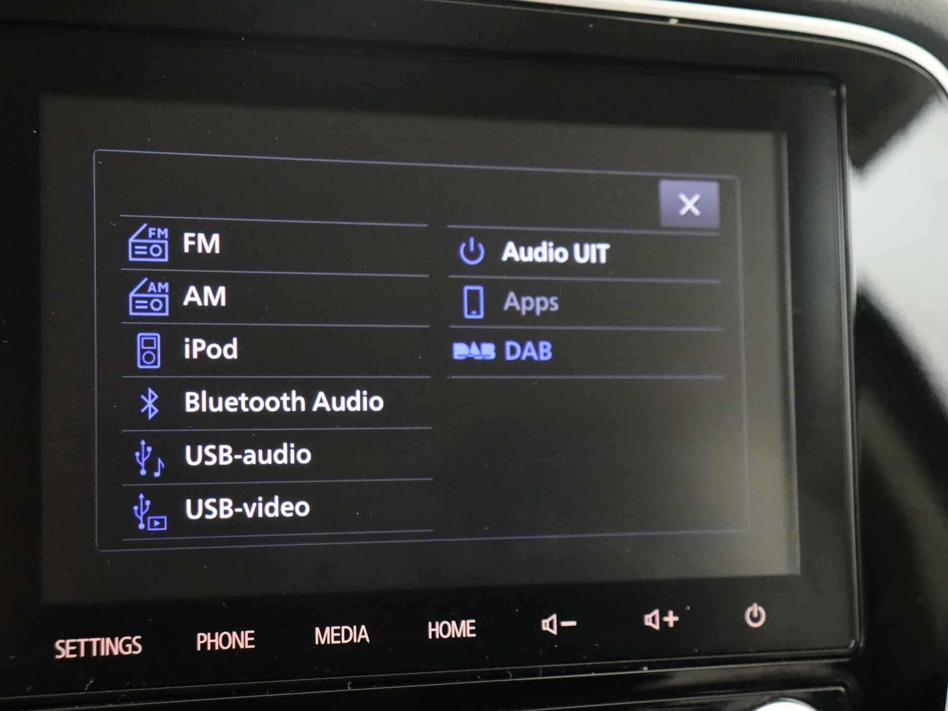Mitsubishi Outlander 2.4 PHEV Pure Automaat | Climate Control | Navigatie by App | Stoelverwarming - 17/38