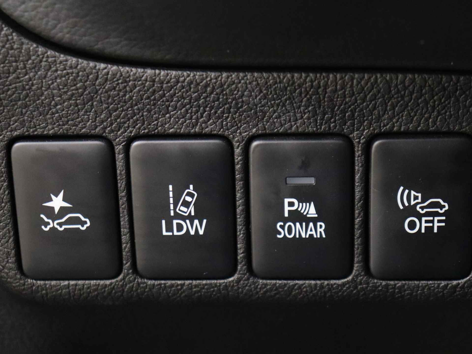 Mitsubishi Outlander 2.4 PHEV Pure Automaat | Climate Control | Navigatie by App | Stoelverwarming - 27/38
