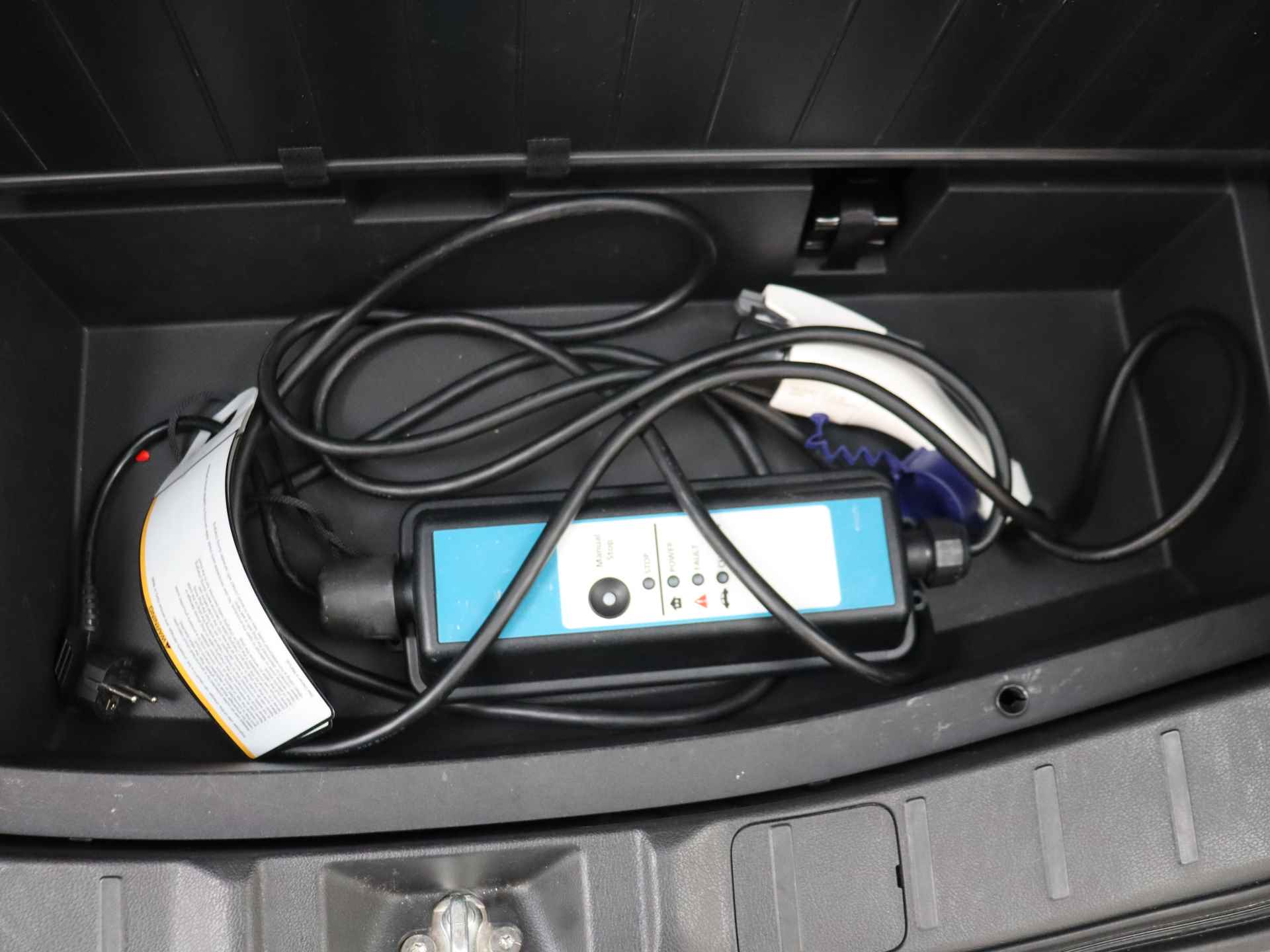 Mitsubishi Outlander 2.4 PHEV Pure Automaat | Climate Control | Navigatie by App | Stoelverwarming - 31/38