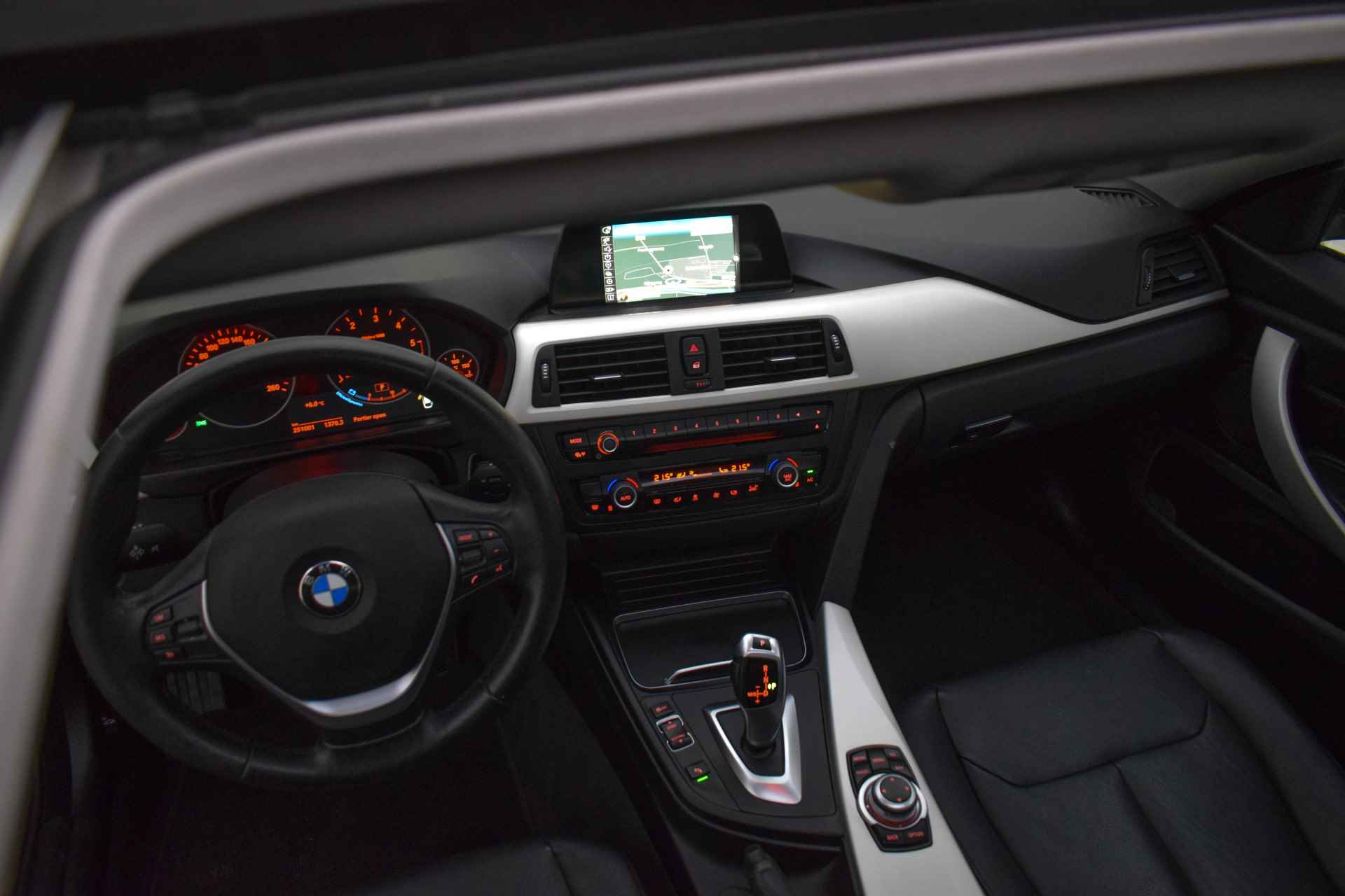 BMW 4 Serie Gran Coupé 418dA Luxury SCHUIFDAK/LEDER/XENON/NAVI/CRUISE/PDC V+A/LMV 18'' - 23/27