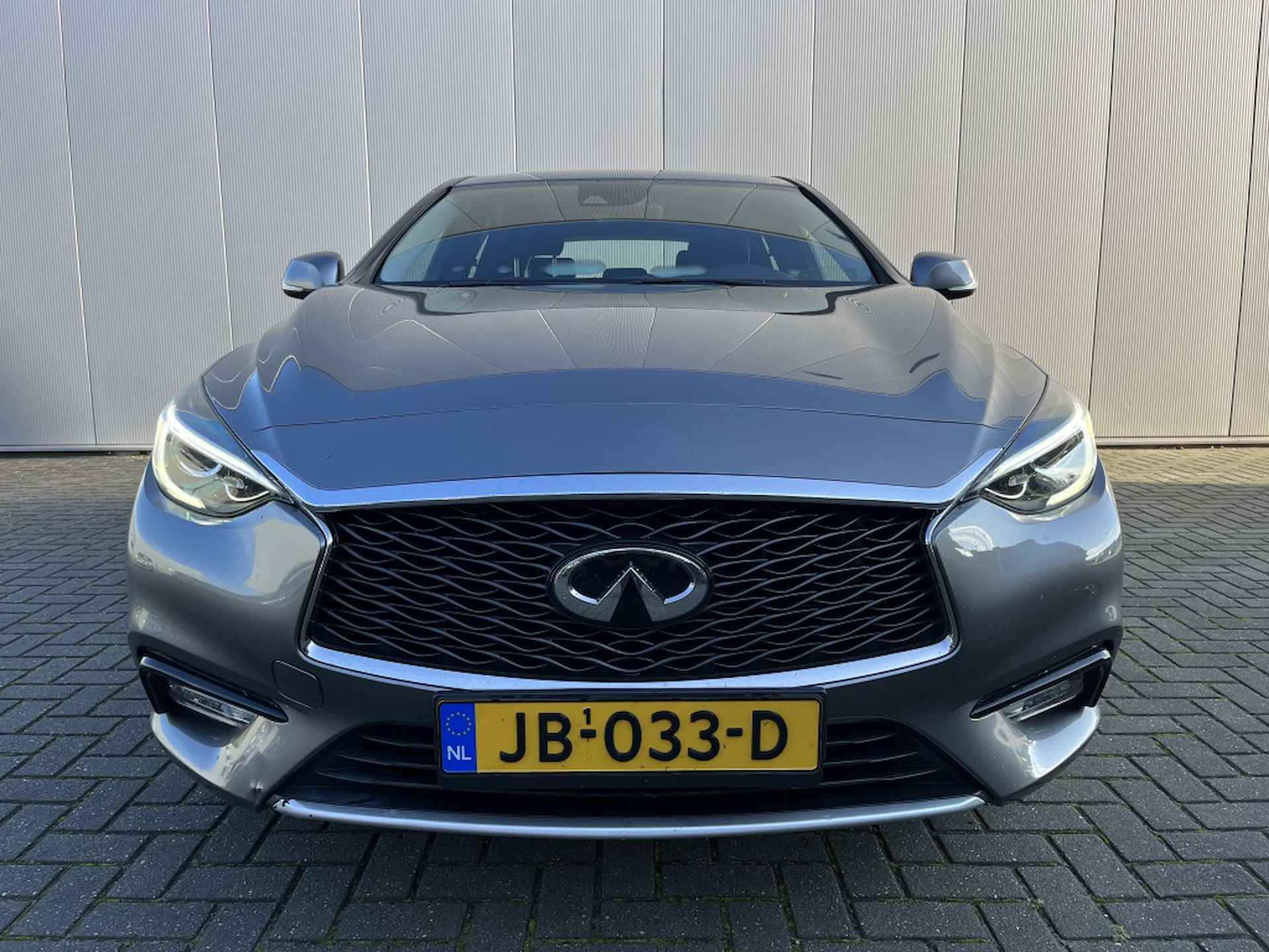 Infiniti Q30 1.6t Business NIEUWE APK - 2/28