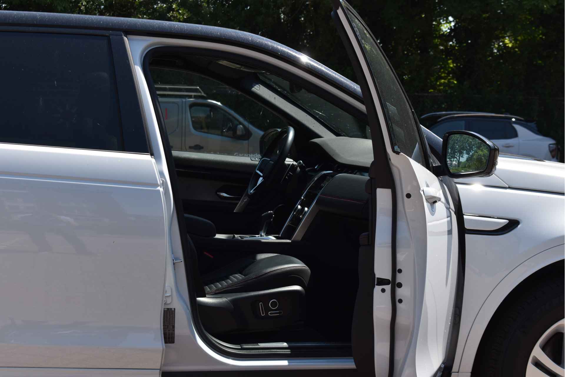 Land Rover Discovery Sport P300e 1.5 R-Dynamic Vol | Pano.dak | 360 gr.camera | Elekt.haak | Stoelverw. | Keyless | Carplay | Elekt.stoelen | Full LED - 56/87