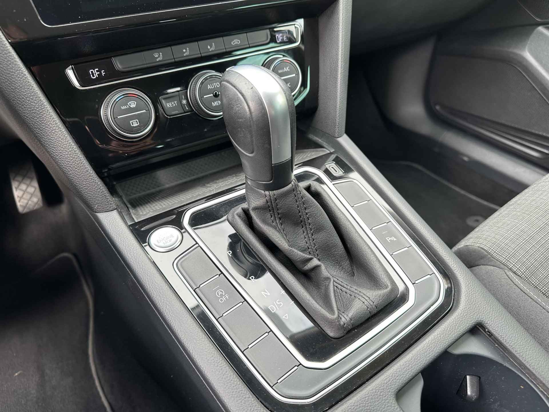 Volkswagen Passat Variant 1.5 TSI Business l Clima l Carplay l Automaat trekhaak - 16/19
