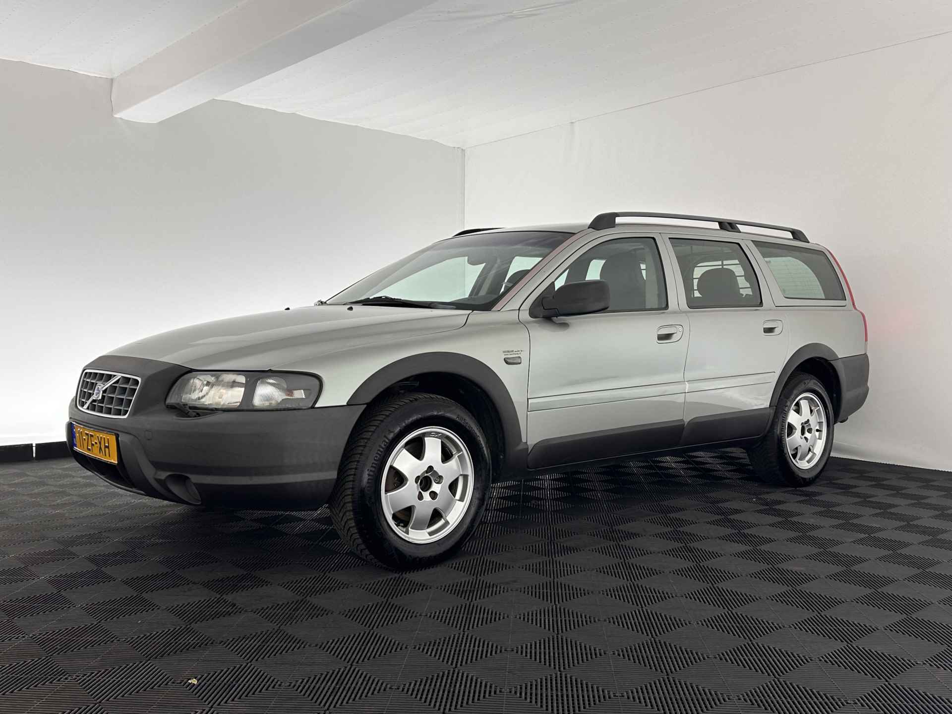 Volvo XC70 2.5 T Momentum Audio-Line AWD *1/2-LEDER | AIRCO | ALL-SEASON-TYRES | COMFORT-SEATS | 15"ALU* - 3/30