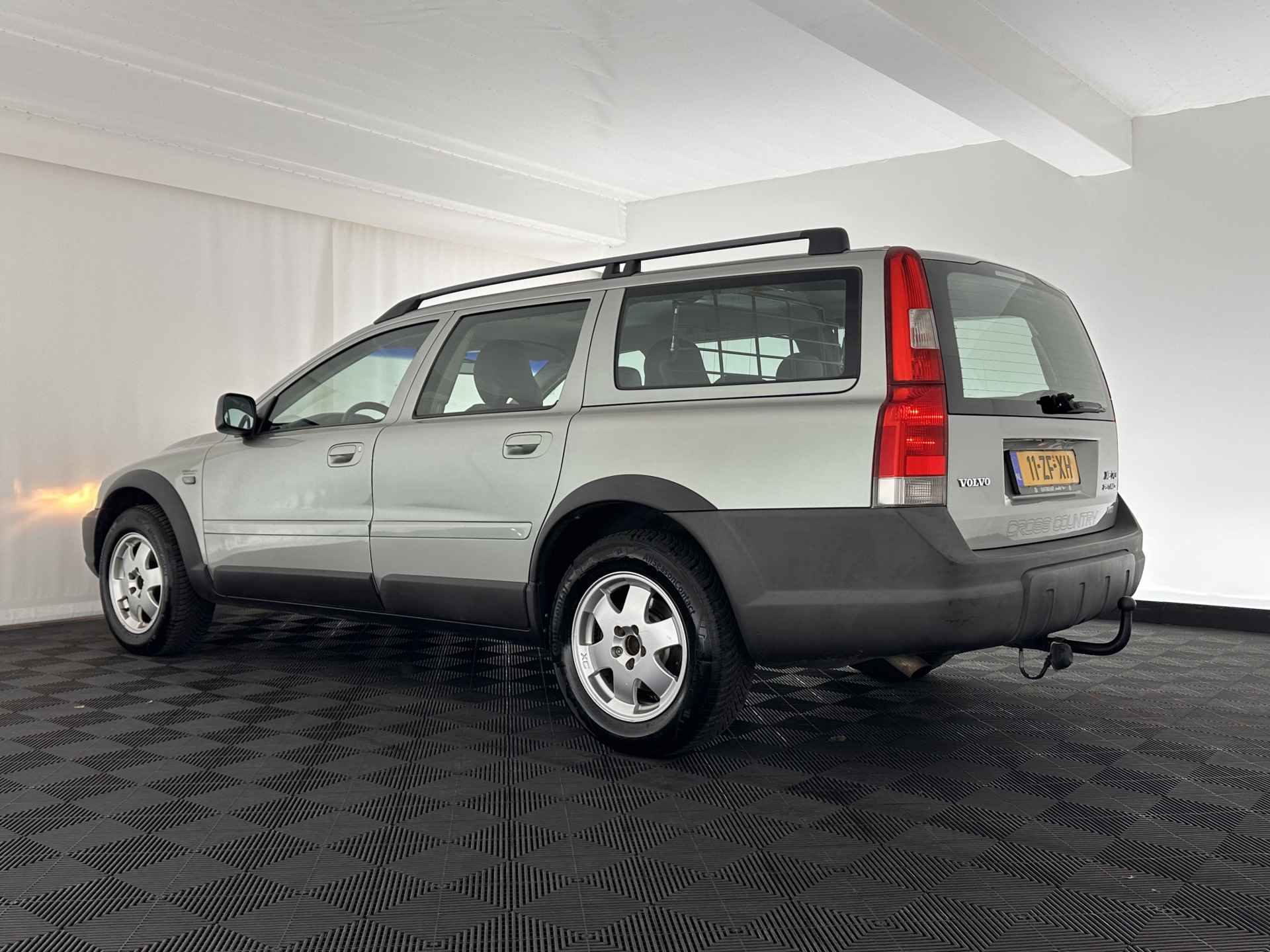 Volvo XC70 2.5 T Momentum Audio-Line AWD *1/2-LEDER | AIRCO | ALL-SEASON-TYRES | COMFORT-SEATS | 15"ALU* - 4/30