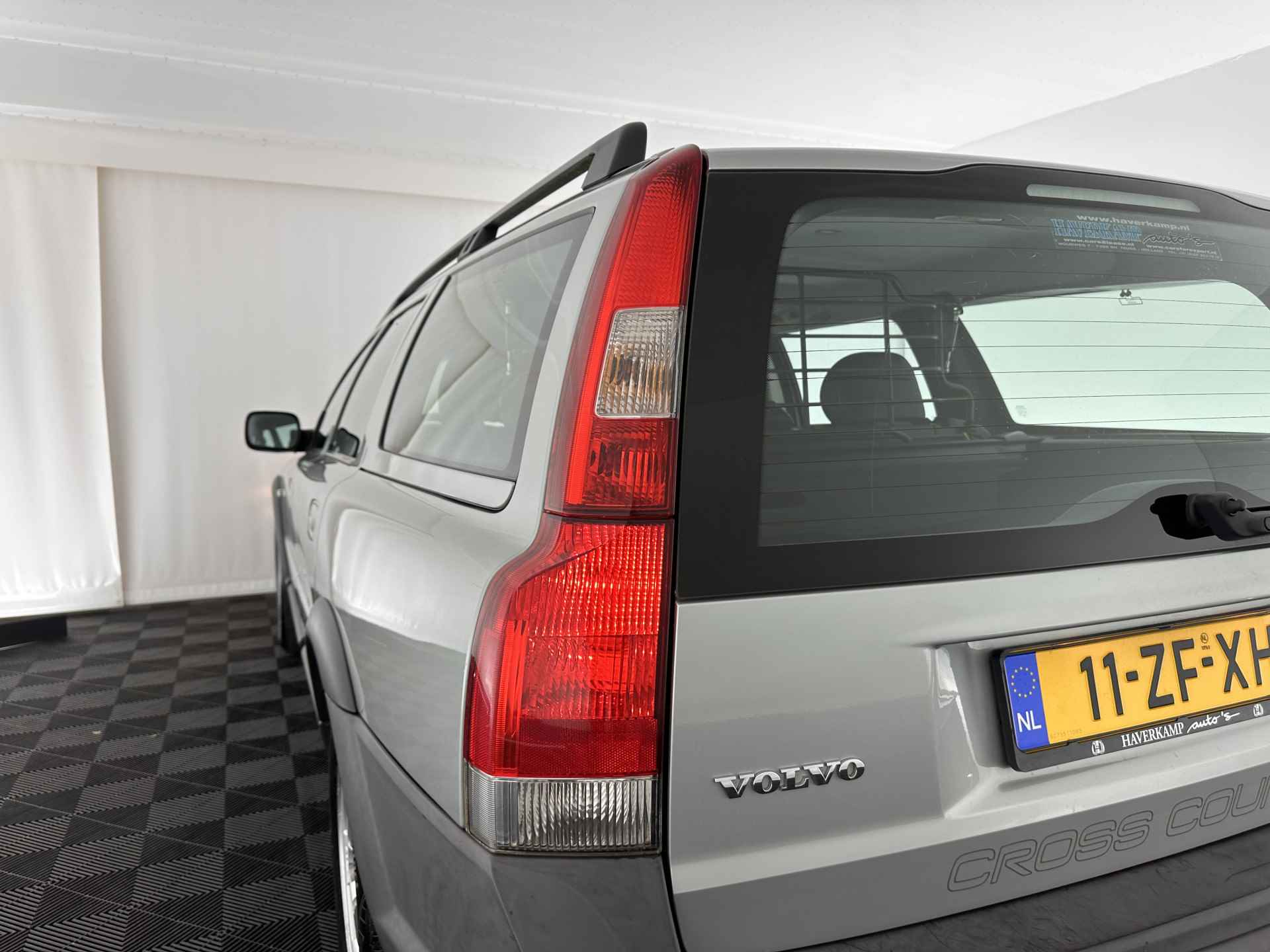 Volvo XC70 2.5 T Momentum Audio-Line AWD *1/2-LEDER | AIRCO | ALL-SEASON-TYRES | COMFORT-SEATS | 15"ALU* - 23/30