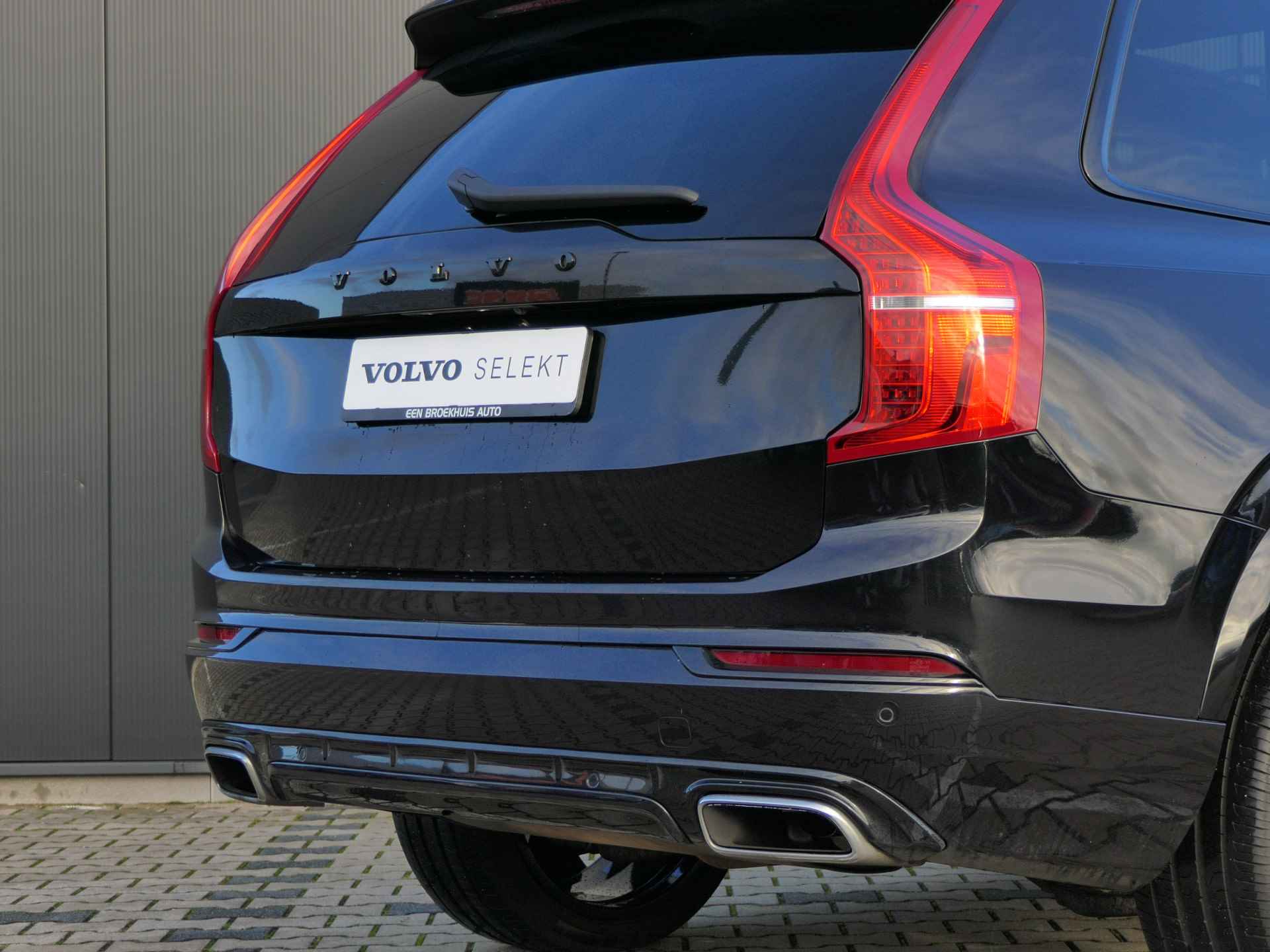 Volvo XC90 T8 Recharge AWD R-Design | Luchtvering | Harman/Kardon | Trekhaak | Panoramadak | Adaptive LED | 22 Inch - 12/40