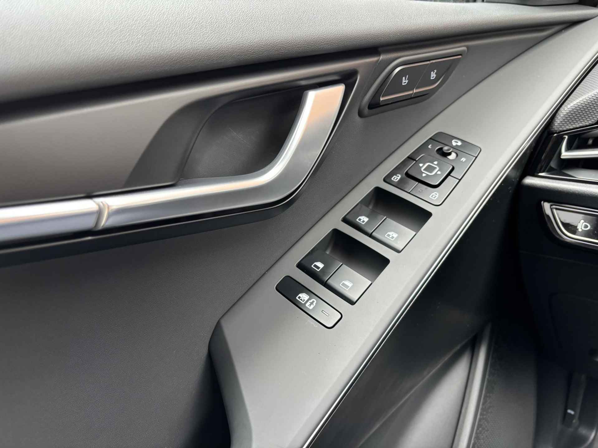 Kia Niro EV ExecutiveLine 64.8 kWh | Lederen Bekleding | Harman Kardon sound system | Vehicle-to-Load - 17/29