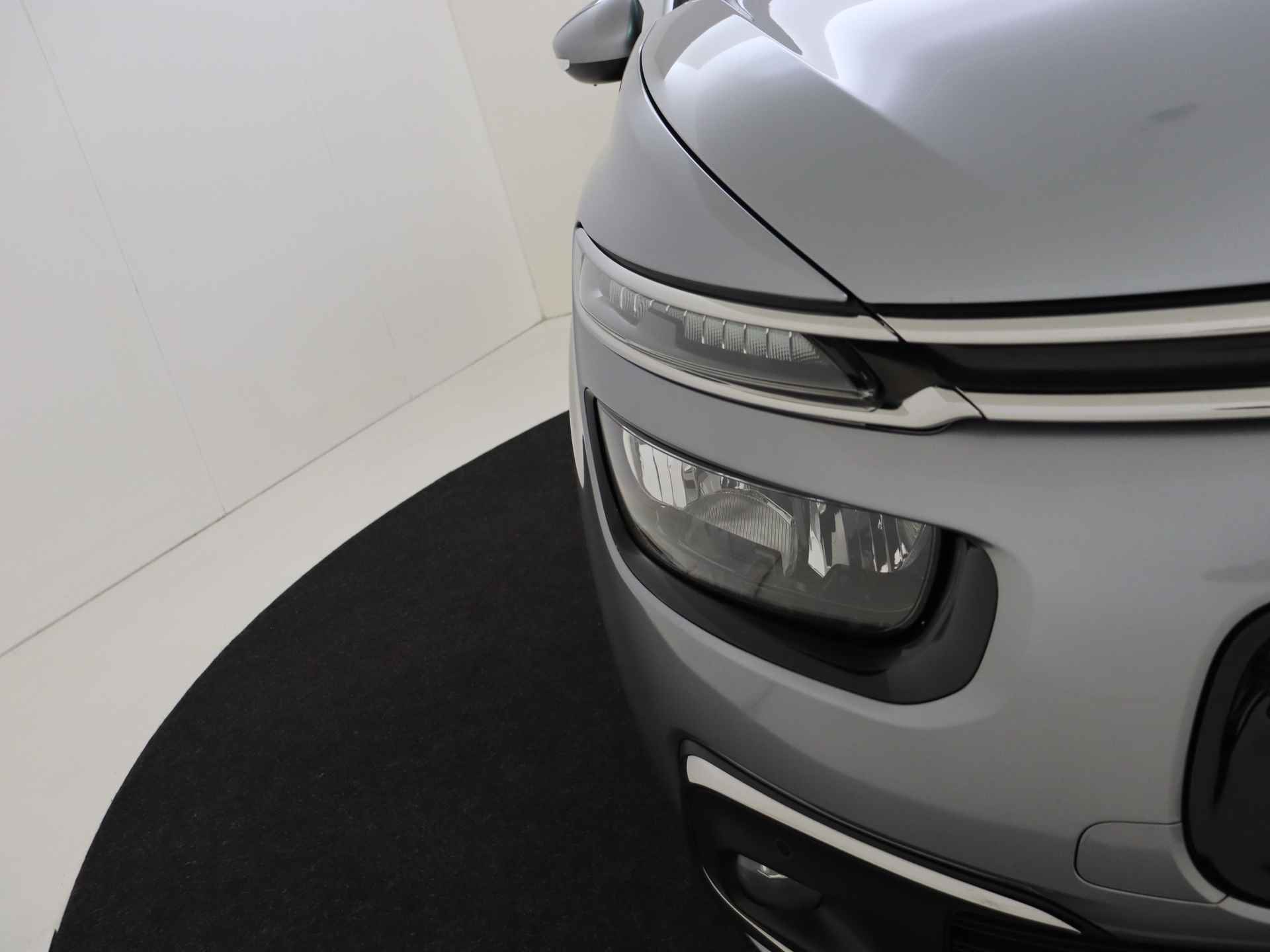 Citroën Grand C4 Picasso 1.2 PureTech Business Automaat | Navigatie | Trekhaak | 7 zitplaatsen - 14/35