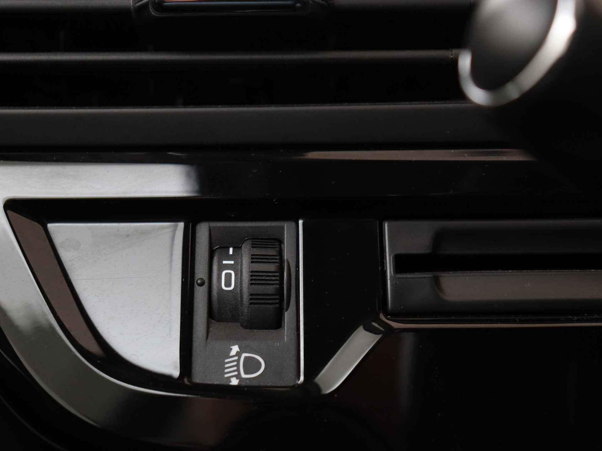 Citroën Grand C4 Picasso 1.2 PureTech Business Automaat | Navigatie | Trekhaak | 7 zitplaatsen - 28/35