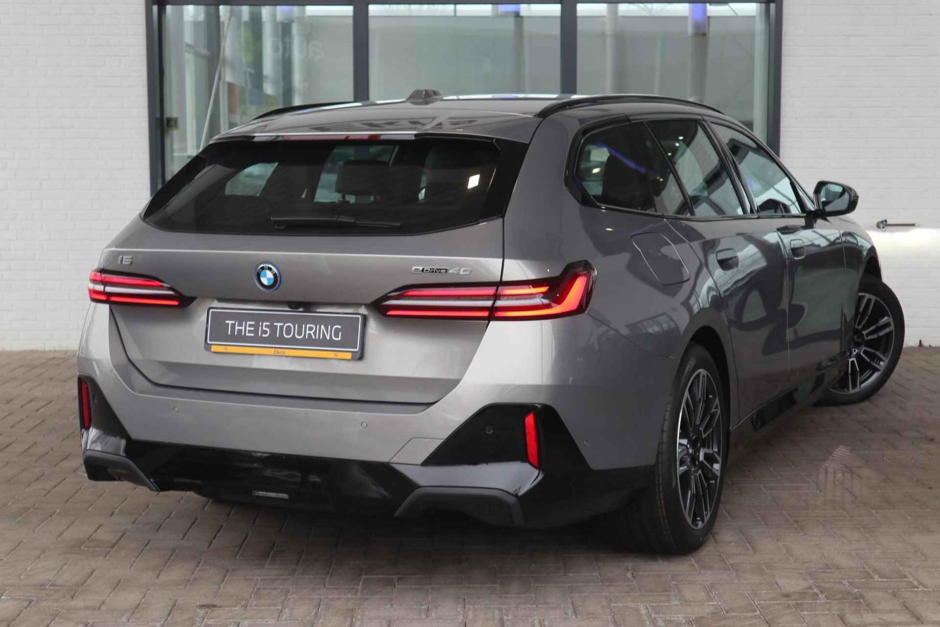 BMW i5 Touring eDrive40 M Sport Edition | M Sport package | M Sport package Pro - 4/31