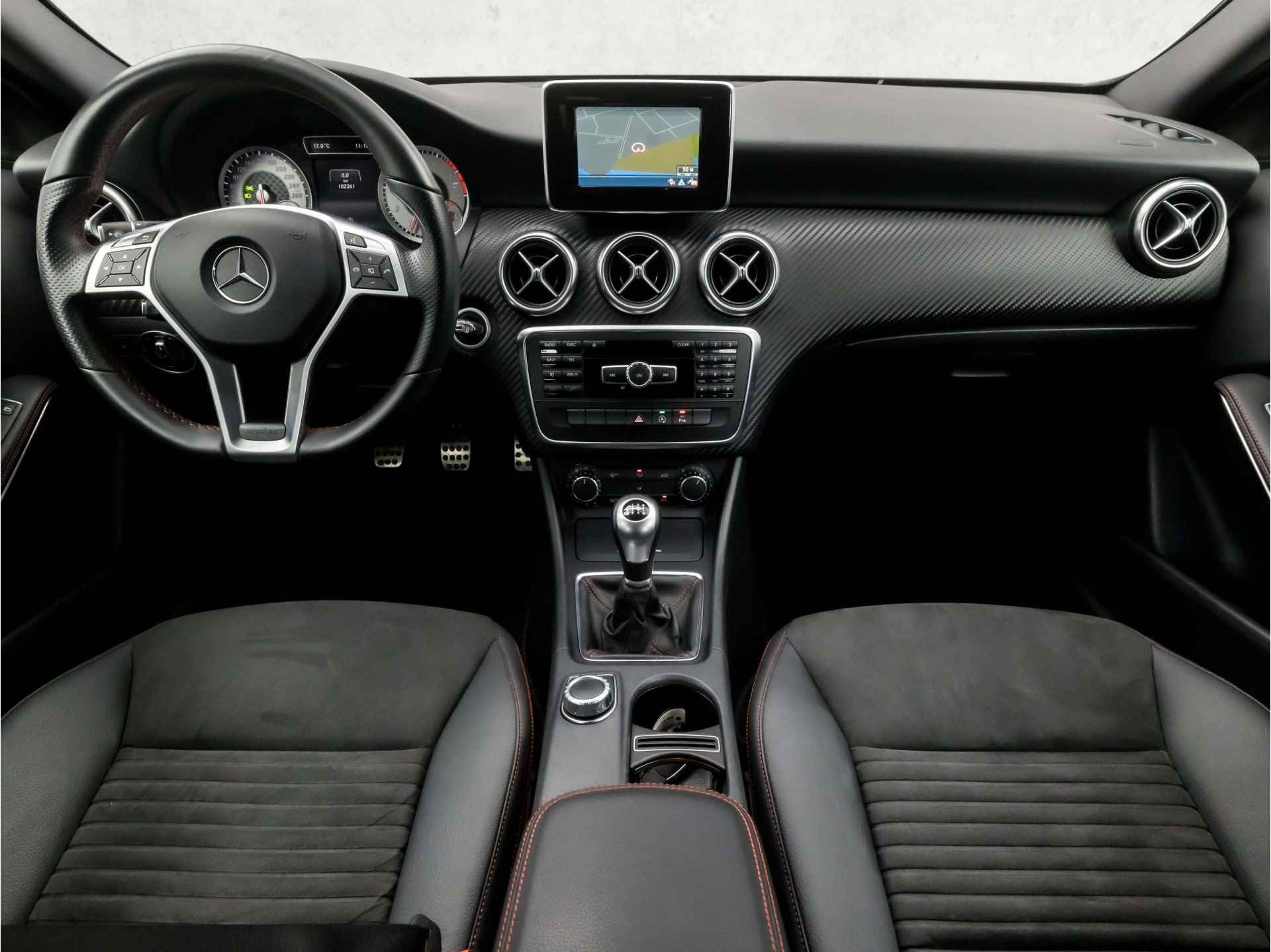 Mercedes-Benz A-Klasse 180 AMG Sport (NAVIGATIE, NAP, LEDER/ALCANTARA, CRUISE, ELEK PAKKET, XENON, SPORTSTOELEN, ZWART HEMEL, BLUETOOTH, PARKEERSENSOREN, NIEUWE APK, NIEUWSTAAT) - 6/34