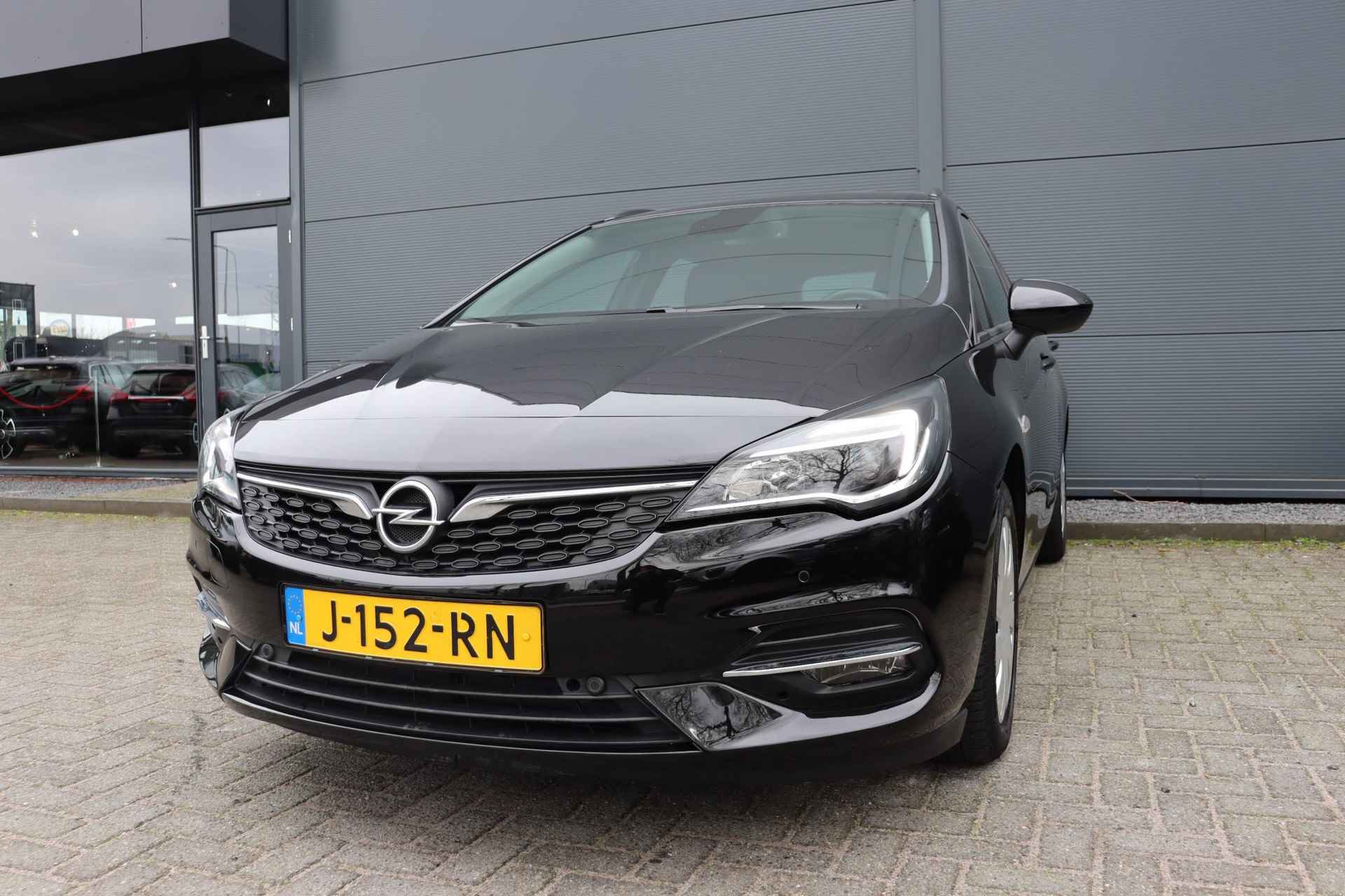 Opel Astra Sports Tourer 1.2 Business Edition / Navi / Carplay / AGR - 29/34