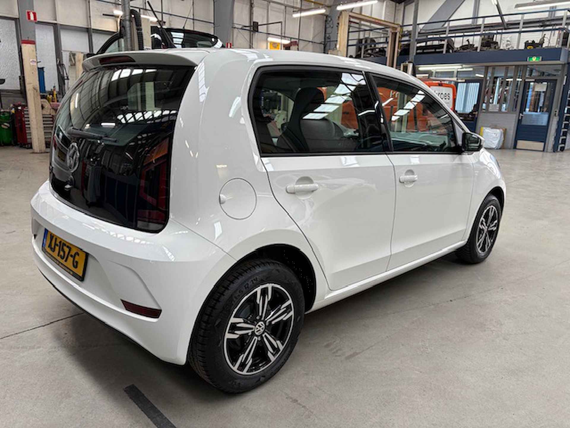 VOLKSWAGEN Up! 1.0 60PK 5D BMT Move up! | Airco | Bluetooth | Lichtsensor | Lm velgen | All season banden | NAP | Rijklaar prijs! - 8/20