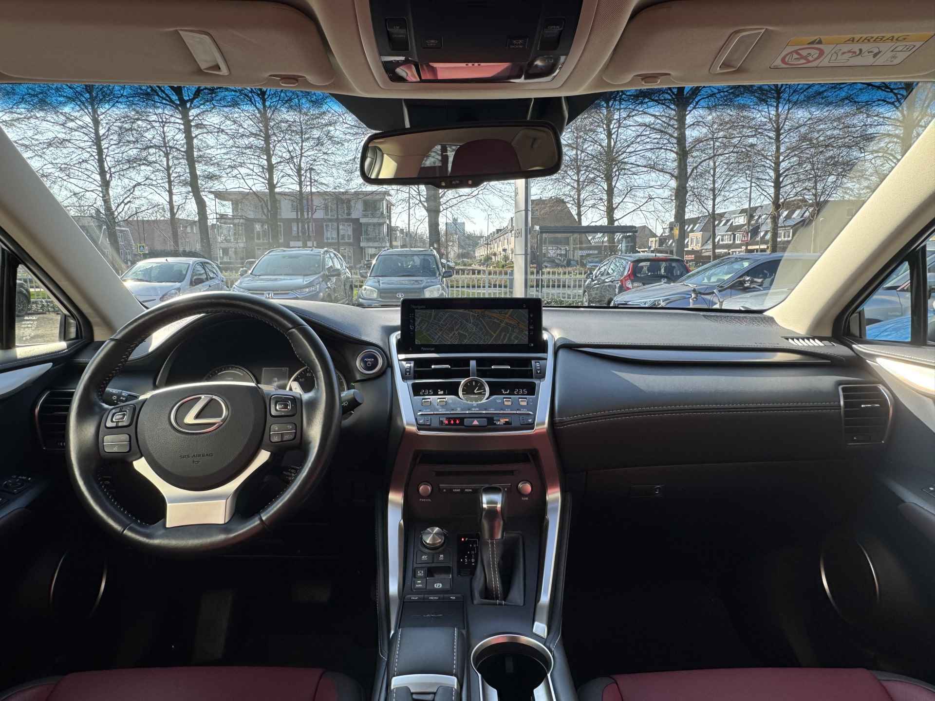 Lexus NX 300h AWD Sport Edition Panoramadak, Trekhaak, Navigatie  , All-in Rijklaarprijs - 17/42