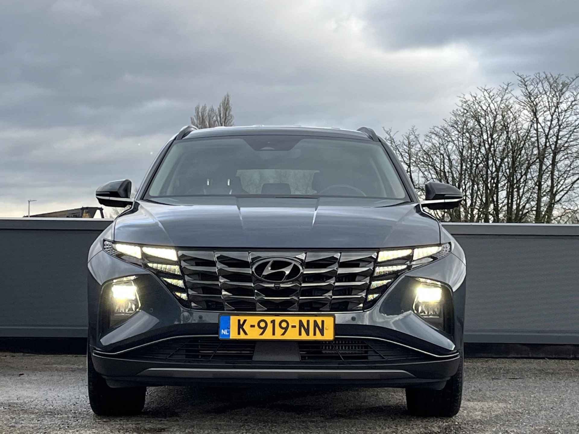 Hyundai Tucson 1.6 T-GDI 230 PK HEV HYbrid Premium | Trekhaak *1650 kg Trekvermogen | Blind spot camera spiegels | Lederen bekleding | 19'' Lmv 2 Tone velgen | - 3/57