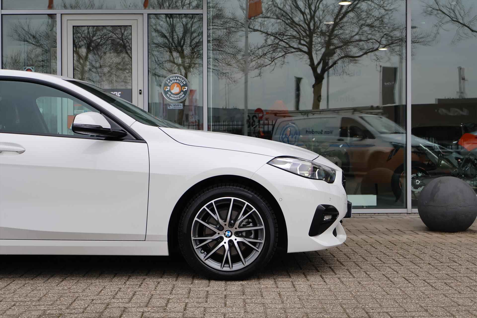 BMW 2-Serie Gran Coupé (f44) 218i SportLine 136pk Aut | Sfeer | LED | Carplay | Camera | Navi | Dodehoekdetectie - 12/40