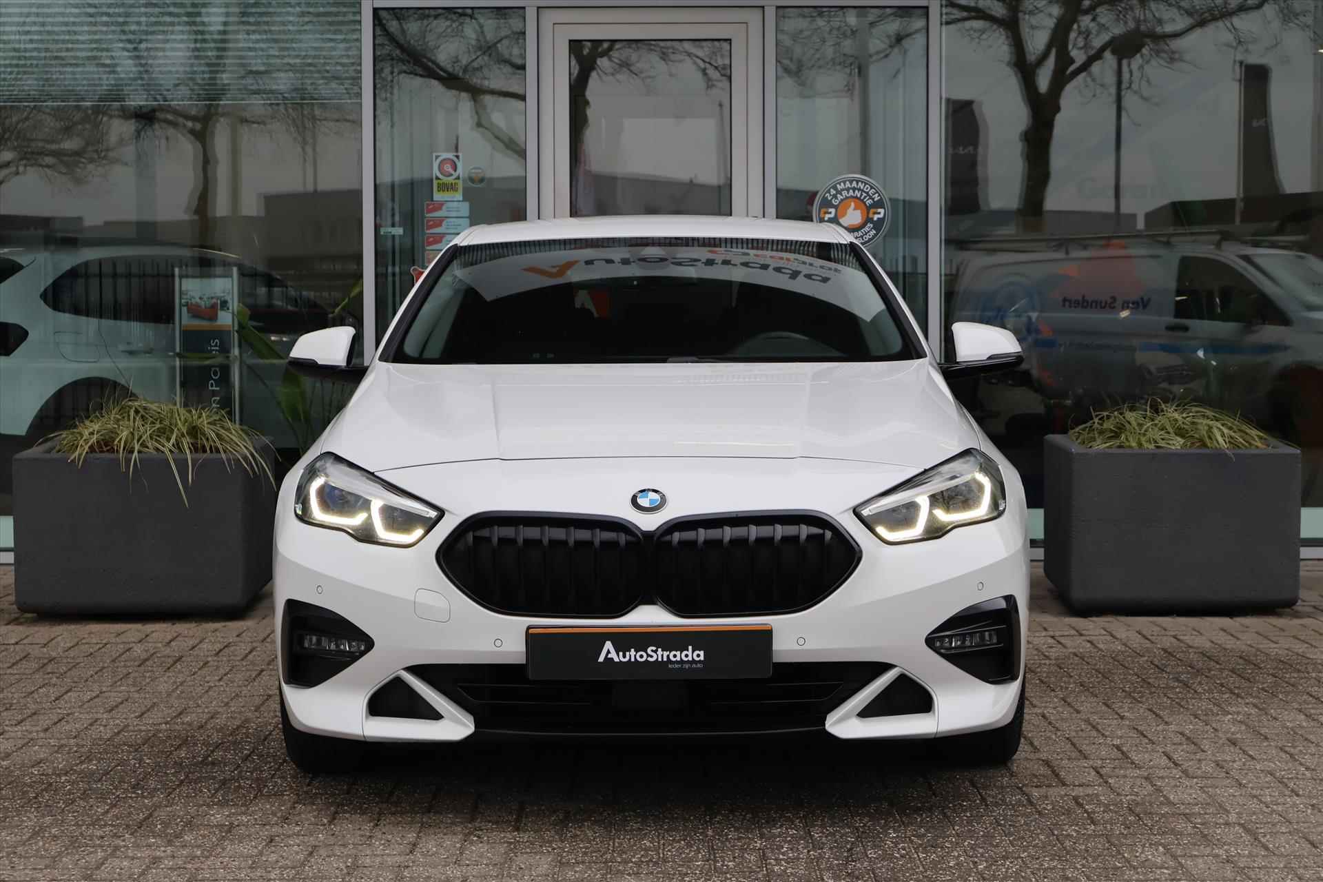 BMW 2-Serie Gran Coupé (f44) 218i SportLine 136pk Aut | Sfeer | LED | Carplay | Camera | Navi | Dodehoekdetectie - 31/40