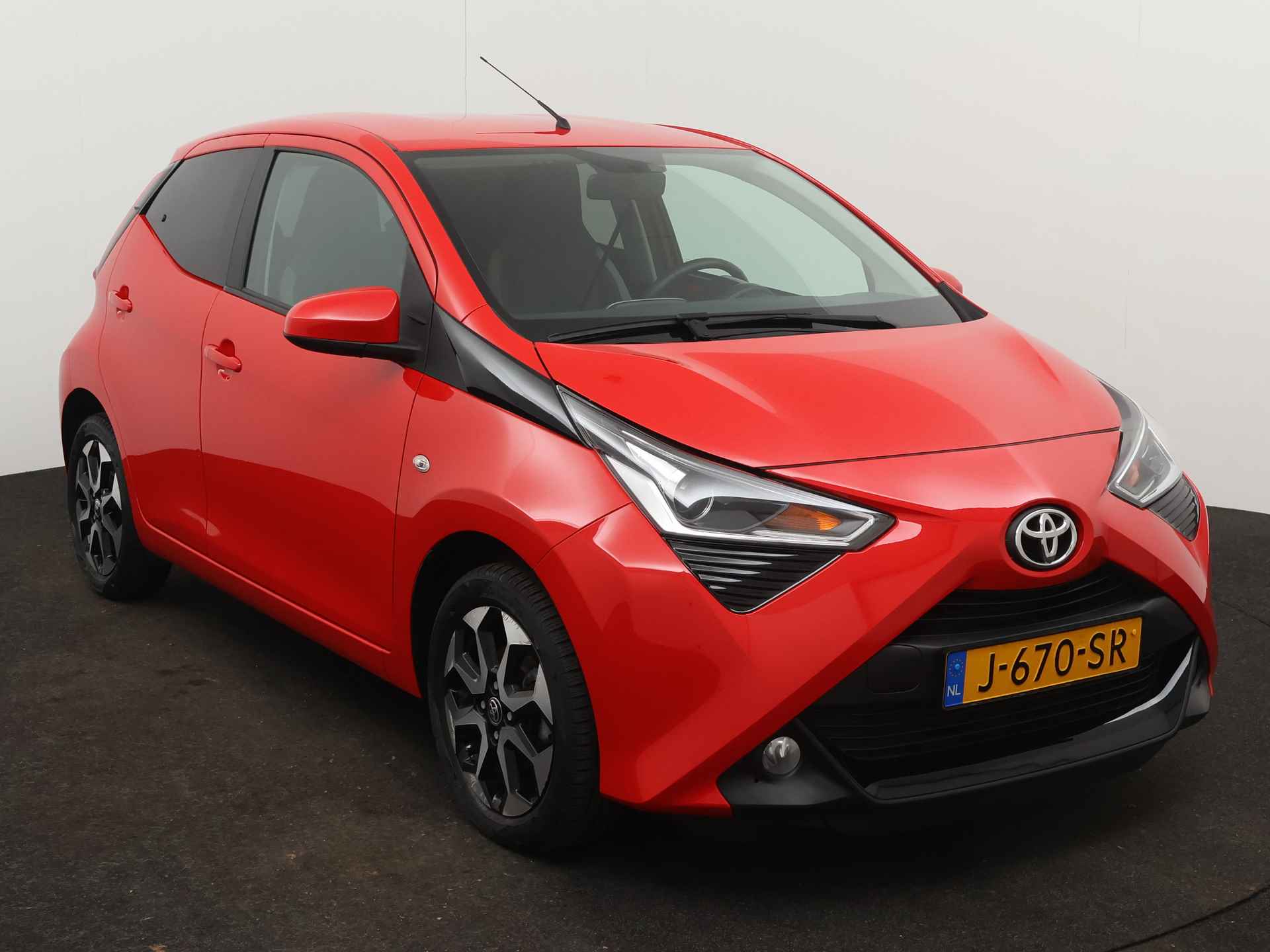 Toyota Aygo 1.0 VVT-i x-joy | Camera | Airco Aut. | LM velgen | Apple Carplay/Android Auto | - 28/42