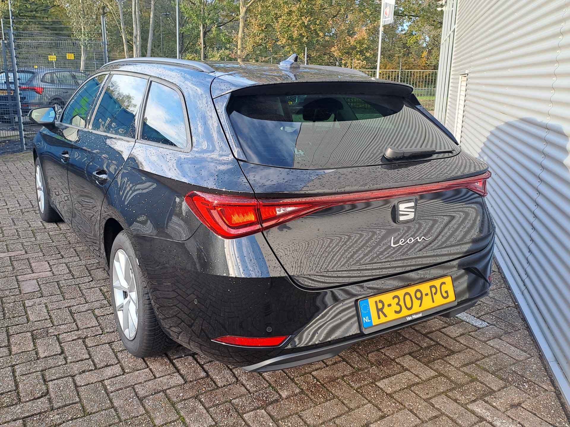 SEAT Leon Sportstourer 1.0 TSI Style Business Intense | Apple Carplay/Android Auto | Navo | PDC | Cruise control adaptief - 3/32