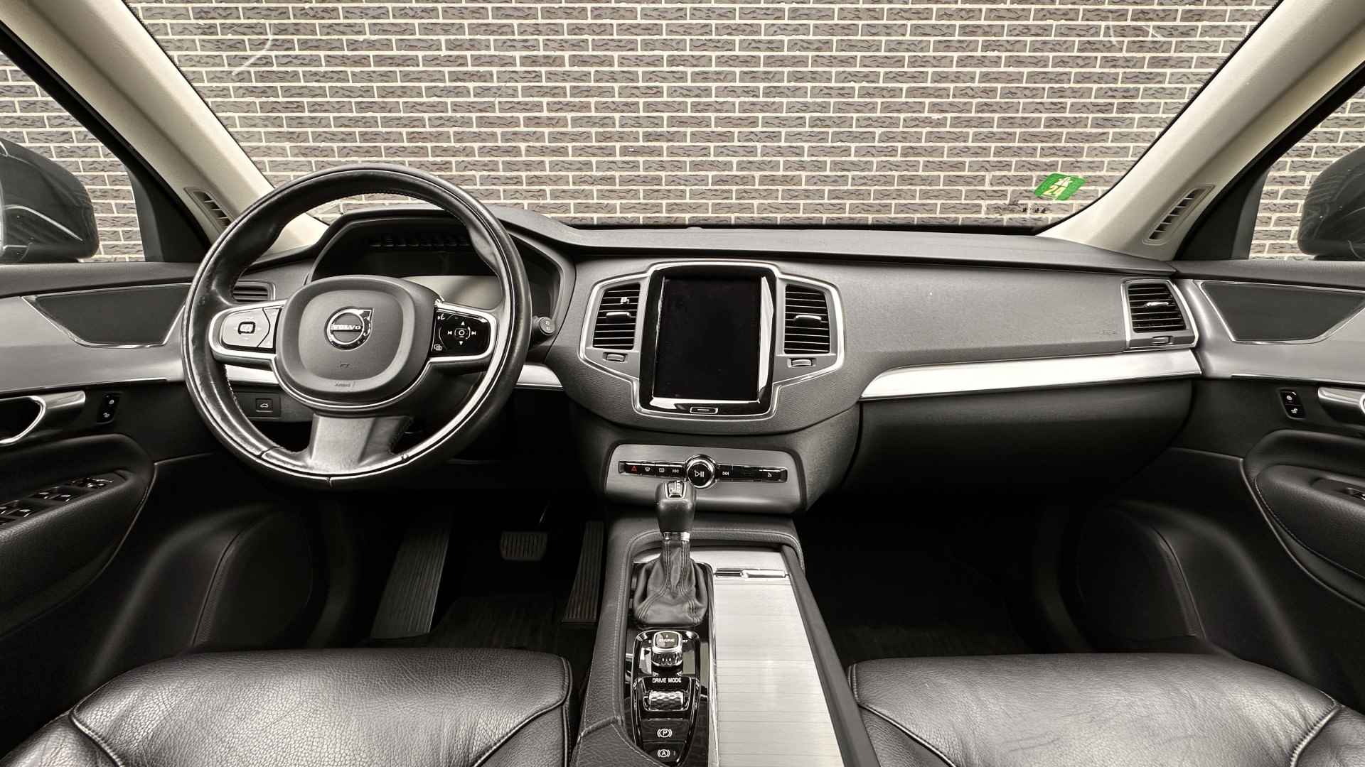 Volvo XC90 2.0 D5 AWD Momentum | Navigatie | Leder | Camera - 2/51