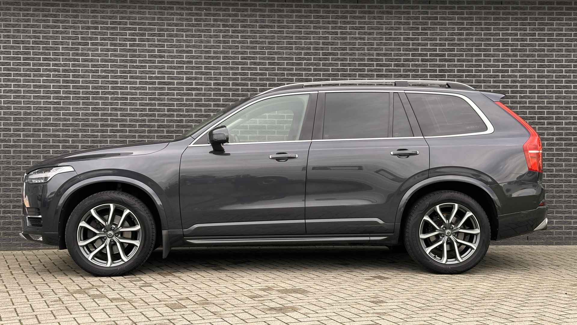 Volvo XC90 2.0 D5 AWD Momentum | Navigatie | Leder | Camera - 16/51