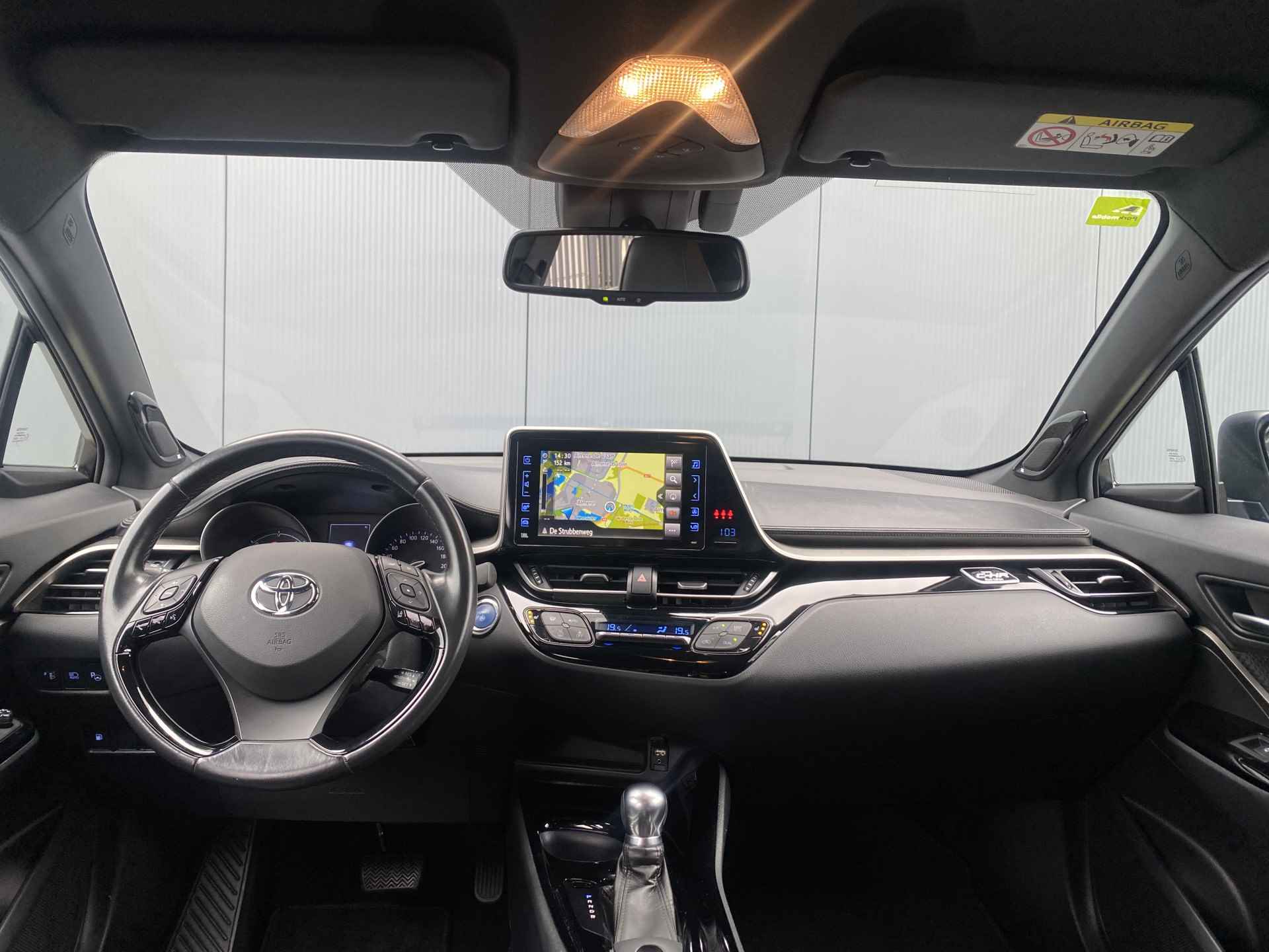 Toyota C-HR 1.8 Hybrid 123pk Black Edition Automaat | Leder | Climate | Camera | Keyless | Navigatie | Trekhaak | NL Auto | 18" Lichtmetaal - 13/36