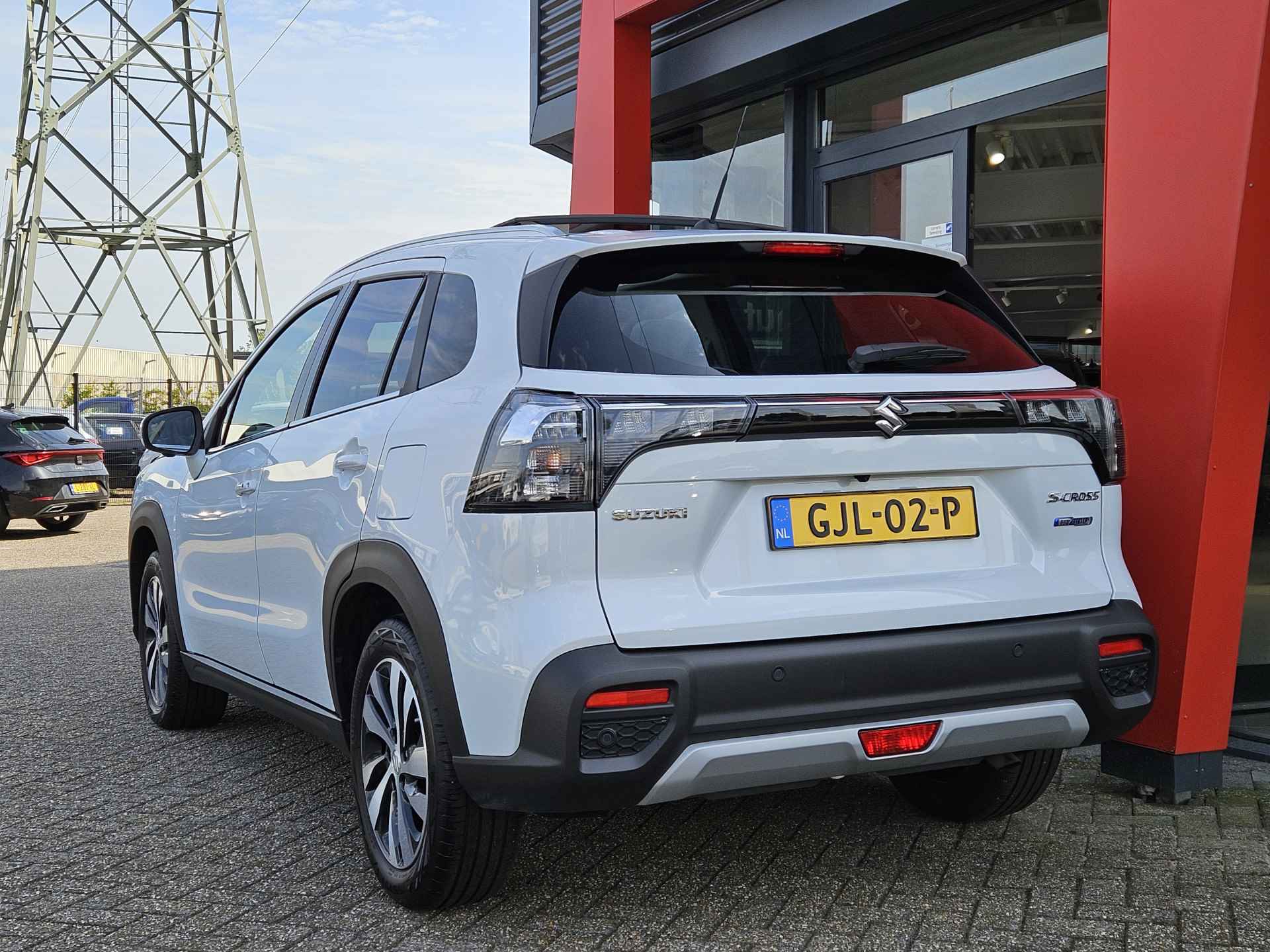 Suzuki S-Cross 1.4 Boosterjet Style Smart Hybrid / Elektrisch glazen panorama-dak / - 3/33