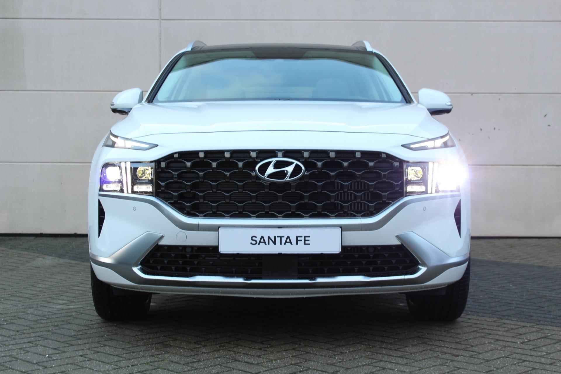 Hyundai Santa Fe 1.6 T-GDI PHEV Premium Plus Sky 7p. / panoramisch schuif/kantel dak / Leer /  360 graden camera / Adaptieve cruise control / HUD / - 55/68