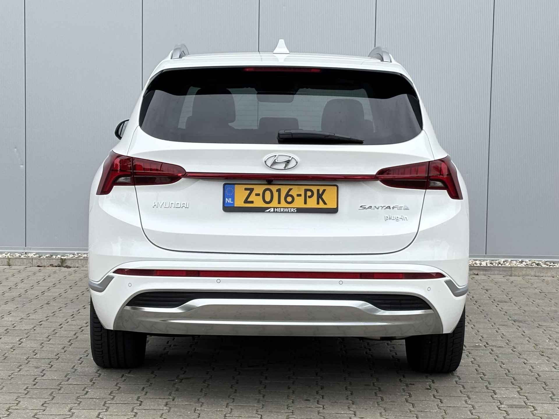 Hyundai Santa Fe 1.6 T-GDI PHEV Premium Plus Sky 7p. / panoramisch schuif/kantel dak / Leer /  360 graden camera / Adaptieve cruise control / HUD / - 65/68