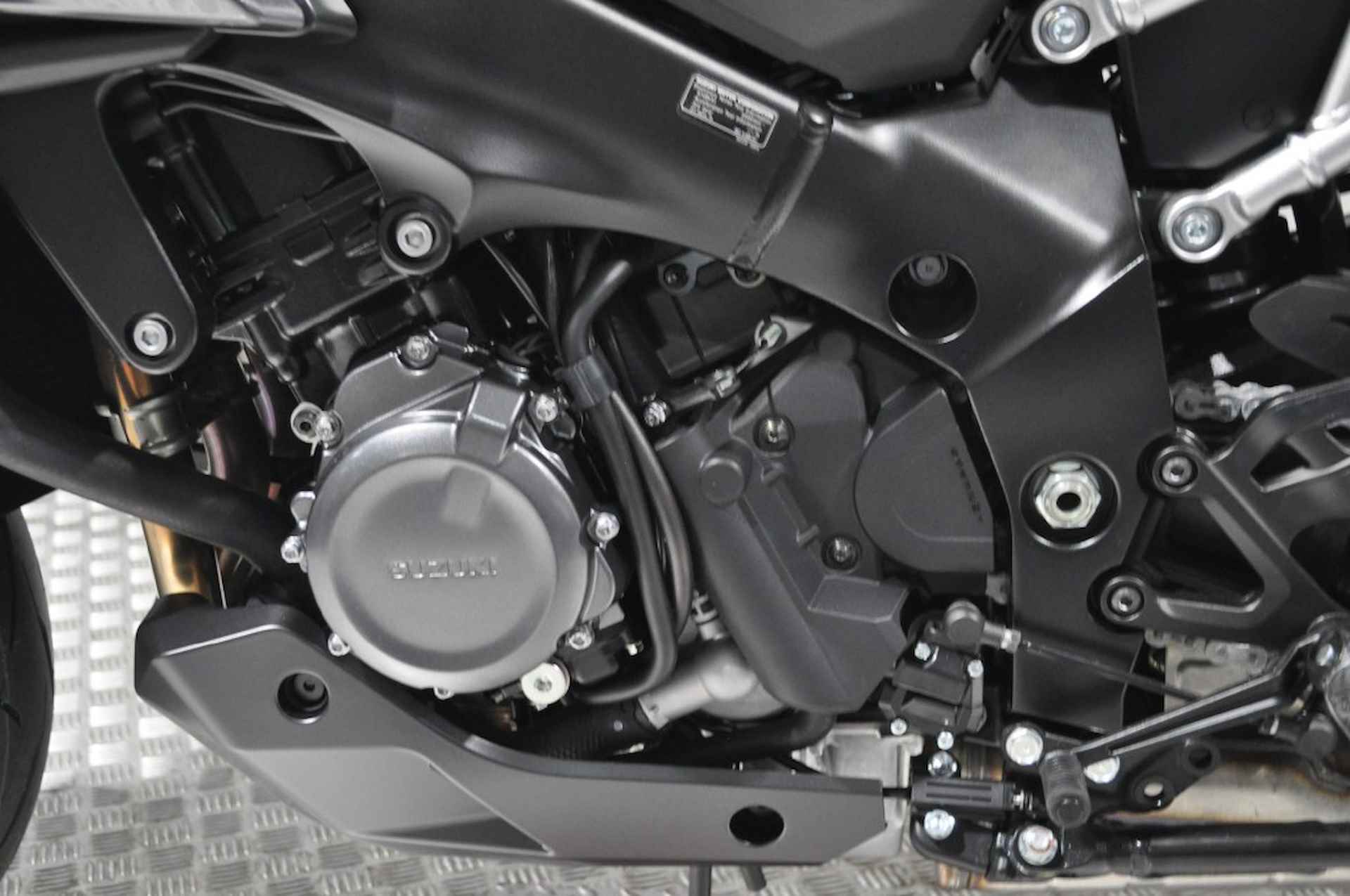 SUZUKI Gsx-s1000 Gx AKRAPOVIC   ACTIE - 9/26