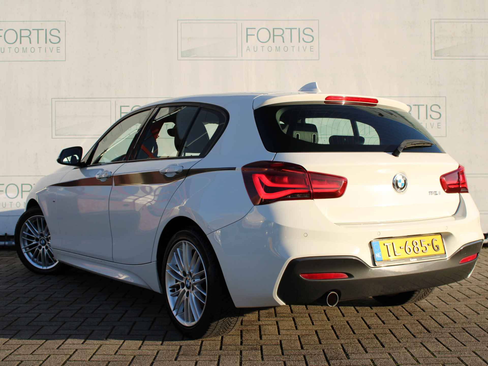 BMW 1-serie 116i Corporate Lease Executive M Sport NL AUTO | LEDER | 1E EIG | NAVI | LMV | DEALER ONDERHOUDEN | - 4/29